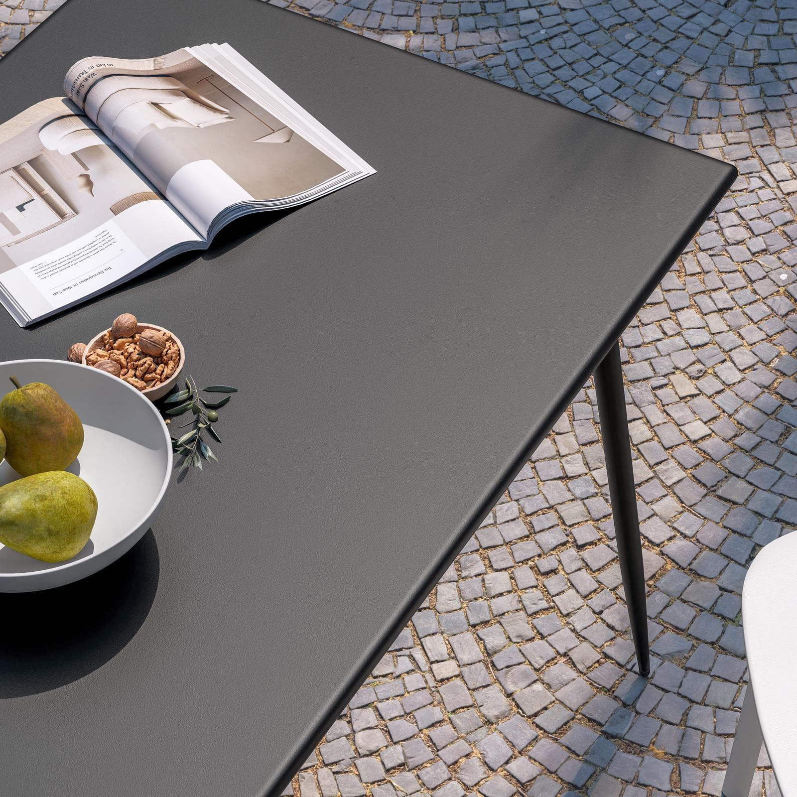 Set pranzo tavolo 120x70 cm in acciaio nero e 4 sedie in polipropilene bianco - Paint