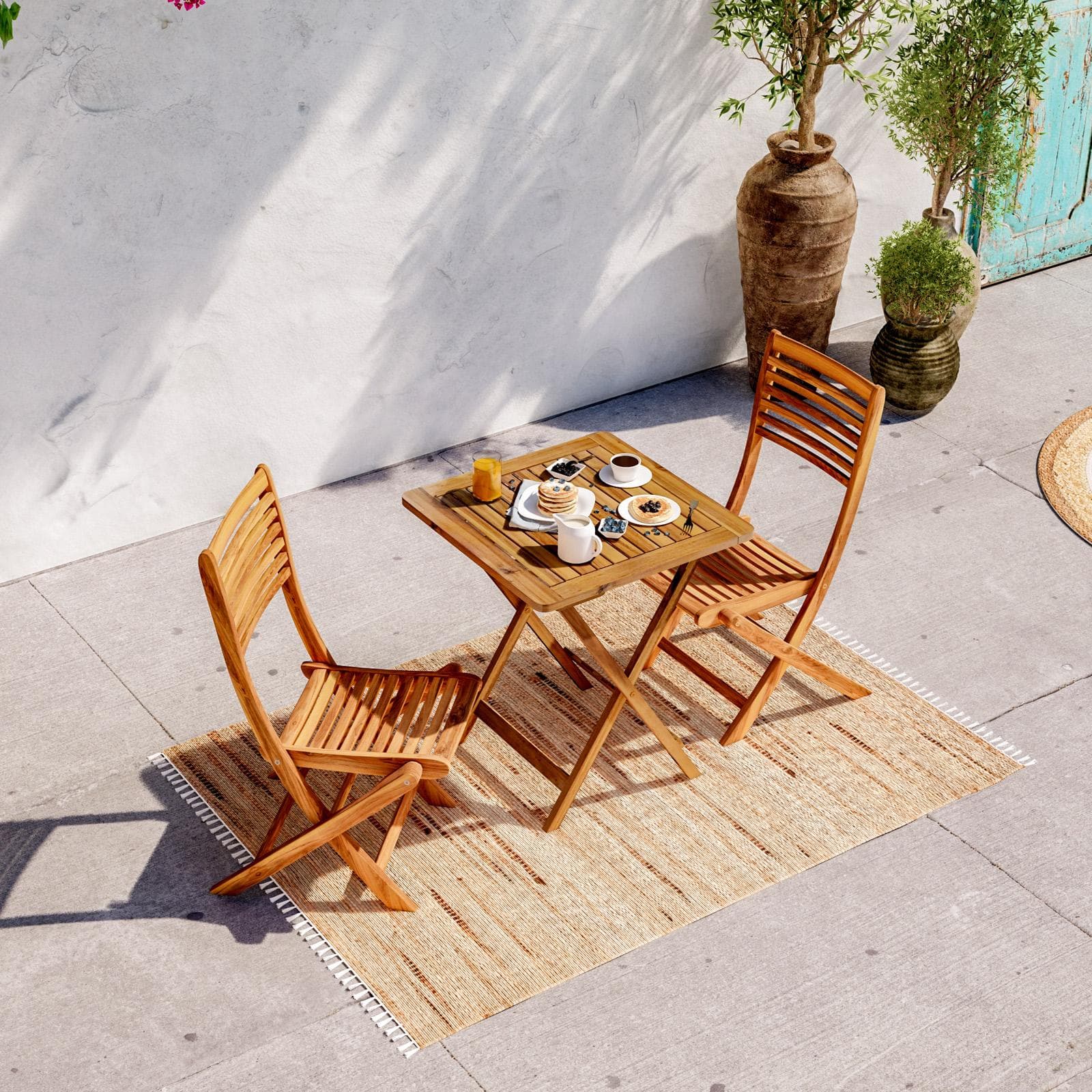 Set bistrot con tavolo 60x60 cm e 2 sedie pieghevoli in legno di acacia - Paja