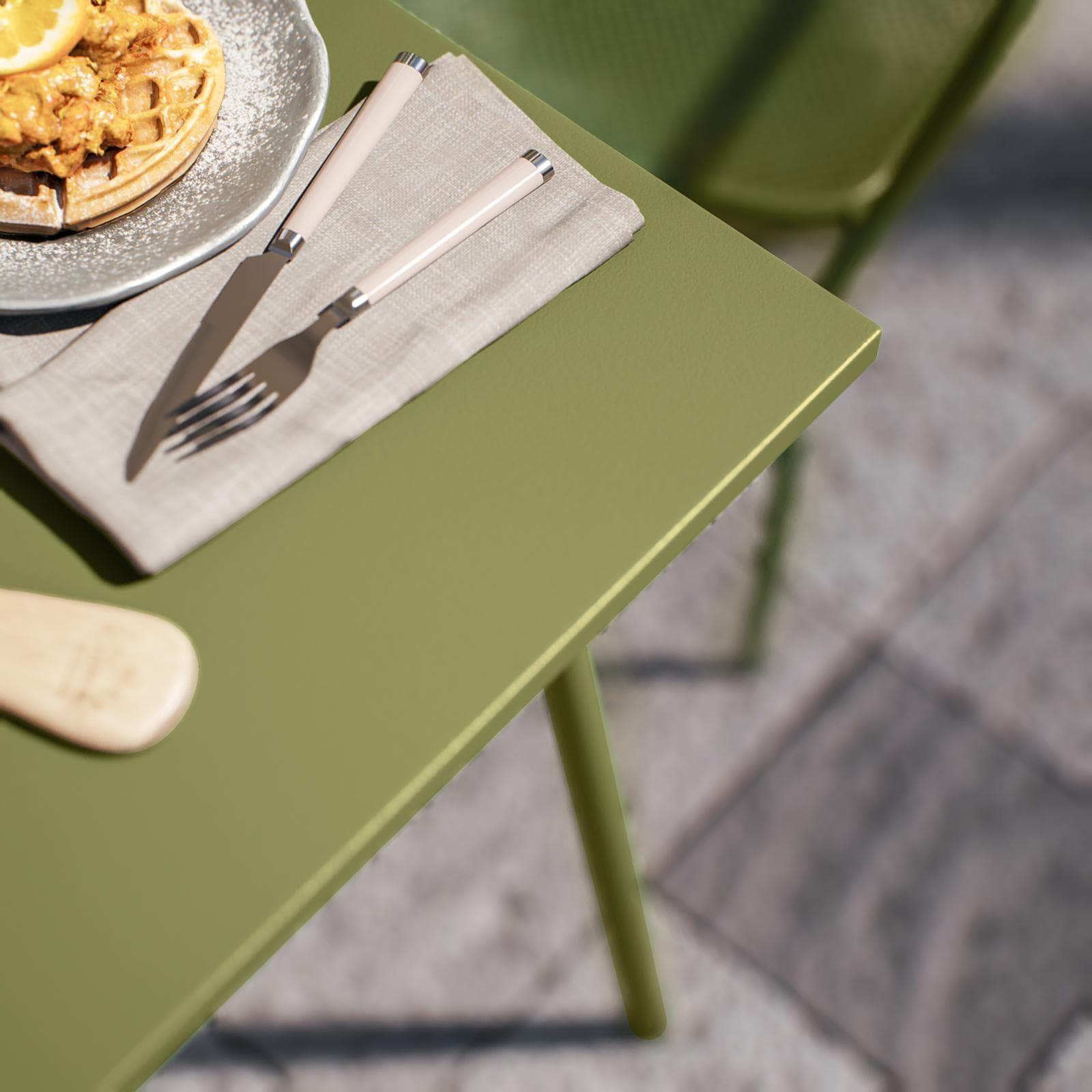 Set bistrot tavolo 70x70 e 2 sedie con braccioli in acciaio verde oliva - Faber