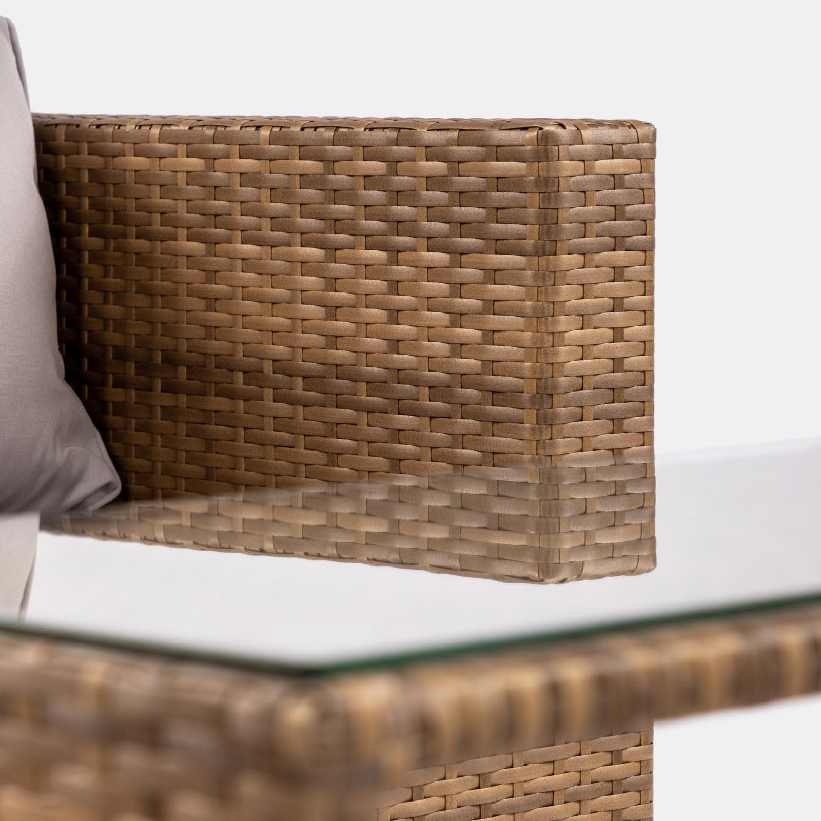 Set relax da giardino modulare con 2 divani 2 pouf e tavolino in polyrattan naturale - Tobago