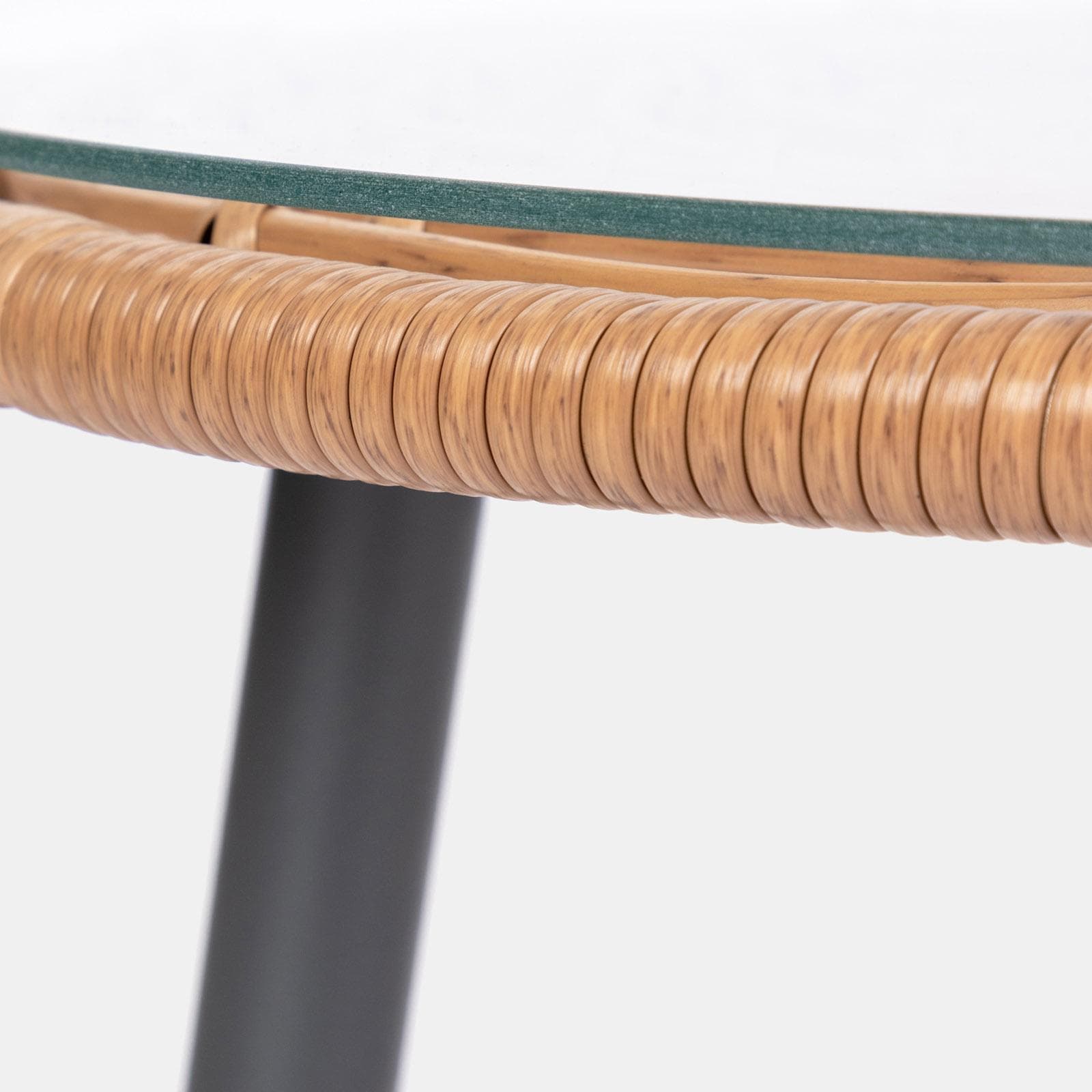 Set relax 2 poltrone in polyrattan naturale e tavolino con piano in vetro diametro 60 cm - Benny