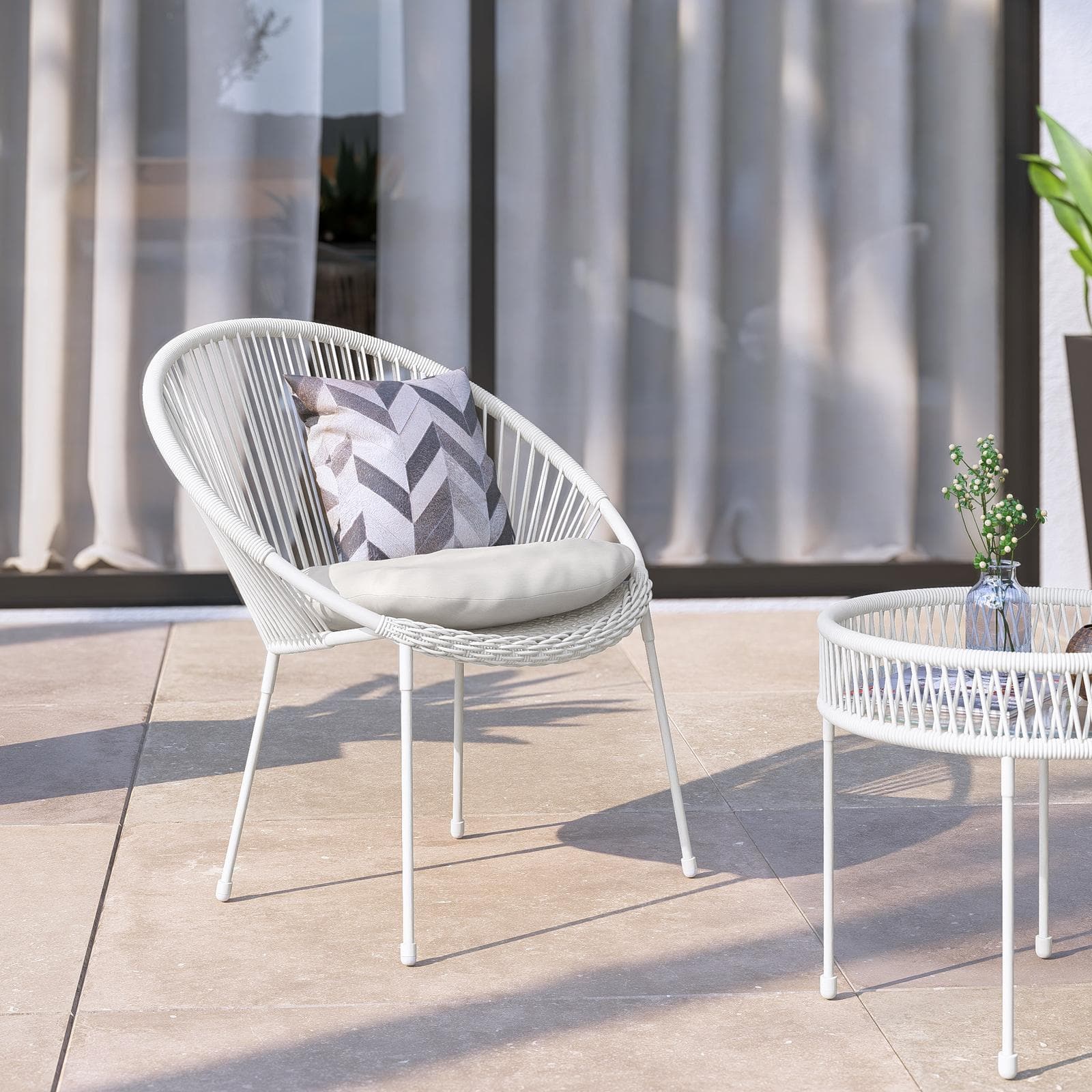 Set relax 2 poltrone e tavolino rotondo 51 cm in acciaio e corda bianca - Ikapia