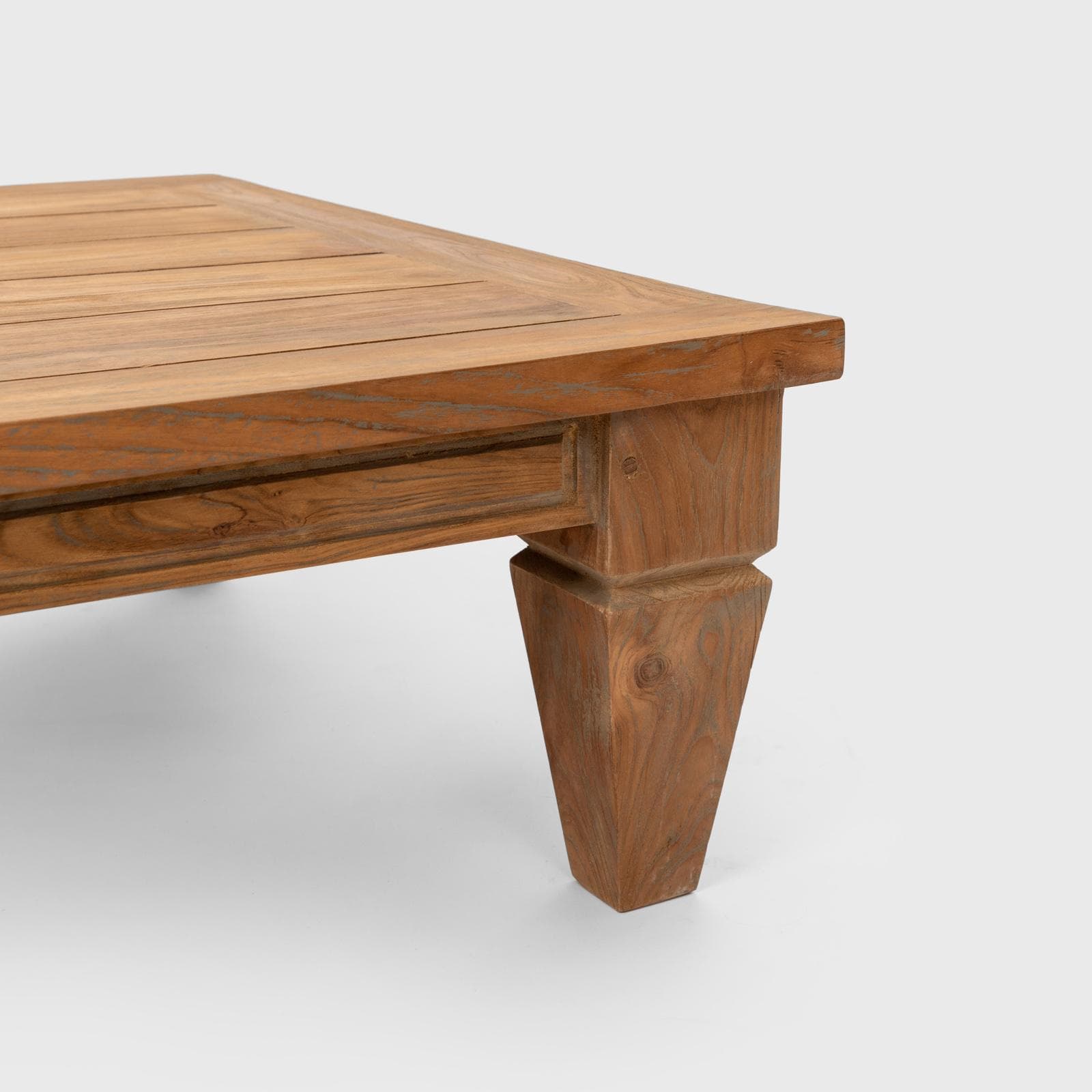 Set relax con 2 poltrone e tavolino in legno teak con cuscini grigio scuro - Iguazu