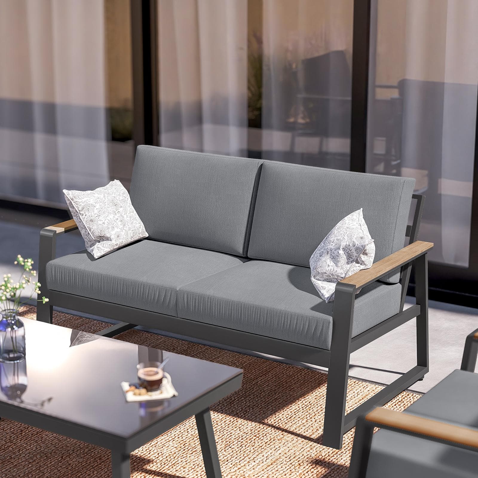 Set relax divano 2 poltrone e tavolino con top in vetro in alluminio antracite con cuscini - Sombrero