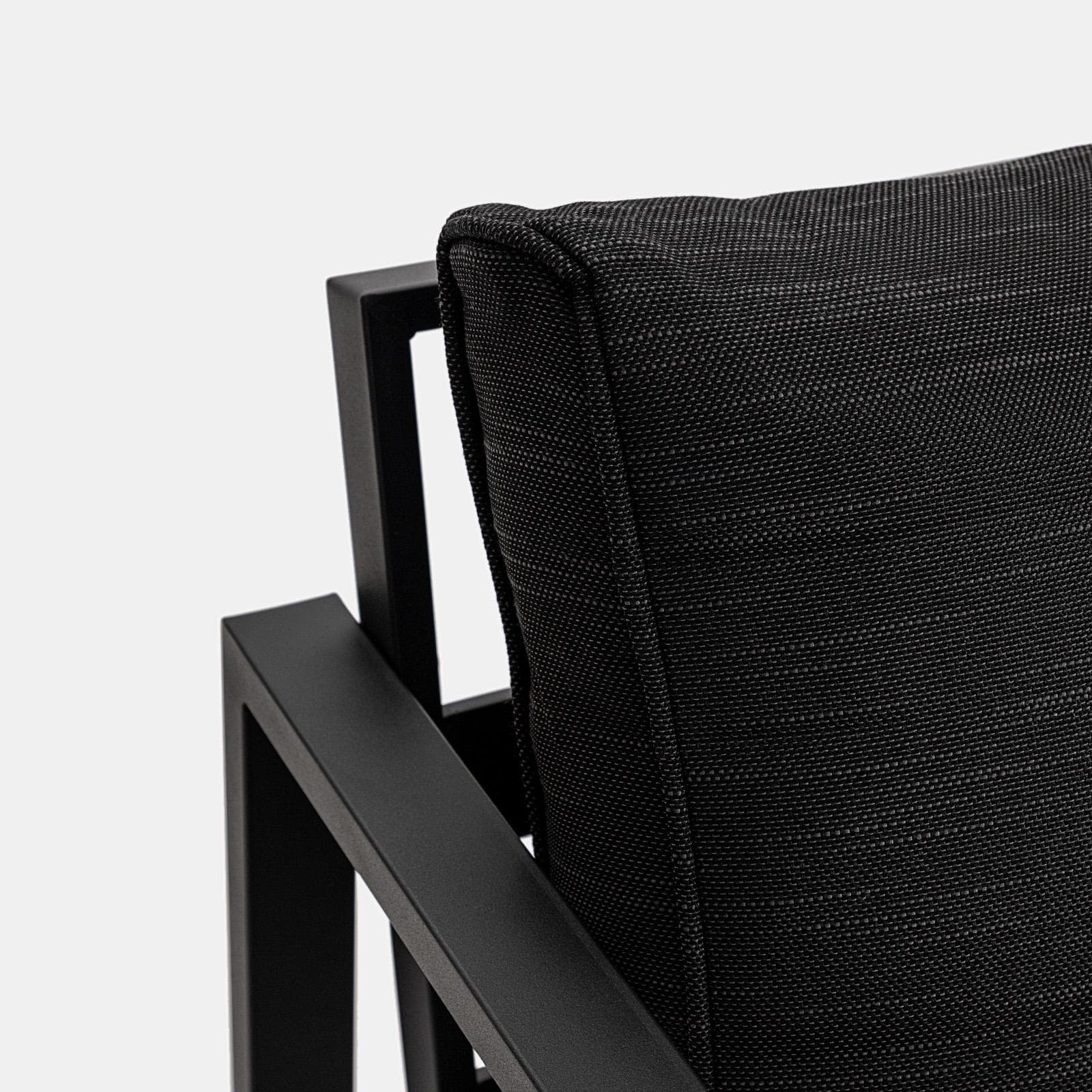 Set relax con divano due poltrone e tavolino in acciaio e cuscini nero - Evelyn