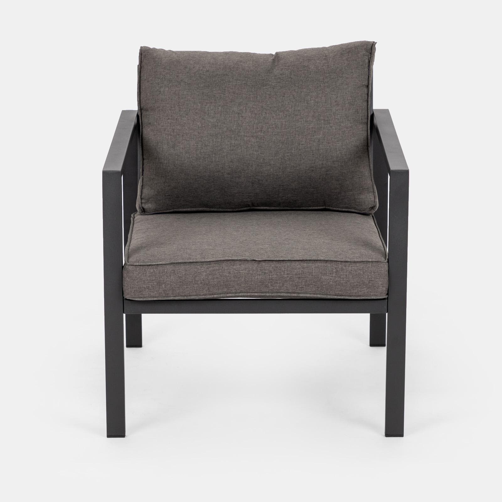 Set relax con divano due poltrone e tavolino in acciaio nero con cuscini grigi - Evelyn