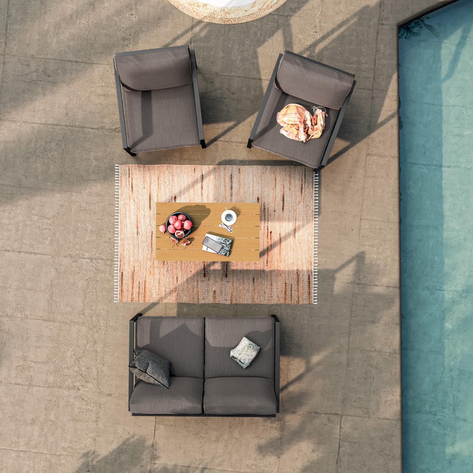 Set relax con divano due poltrone e tavolino in acciaio nero con cuscini grigi - Evelyn