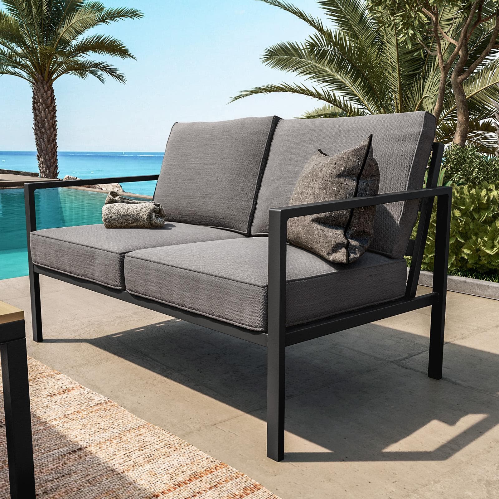 Set relax con divano due poltrone e tavolino in acciaio nero con cuscini grigi - Evelyn