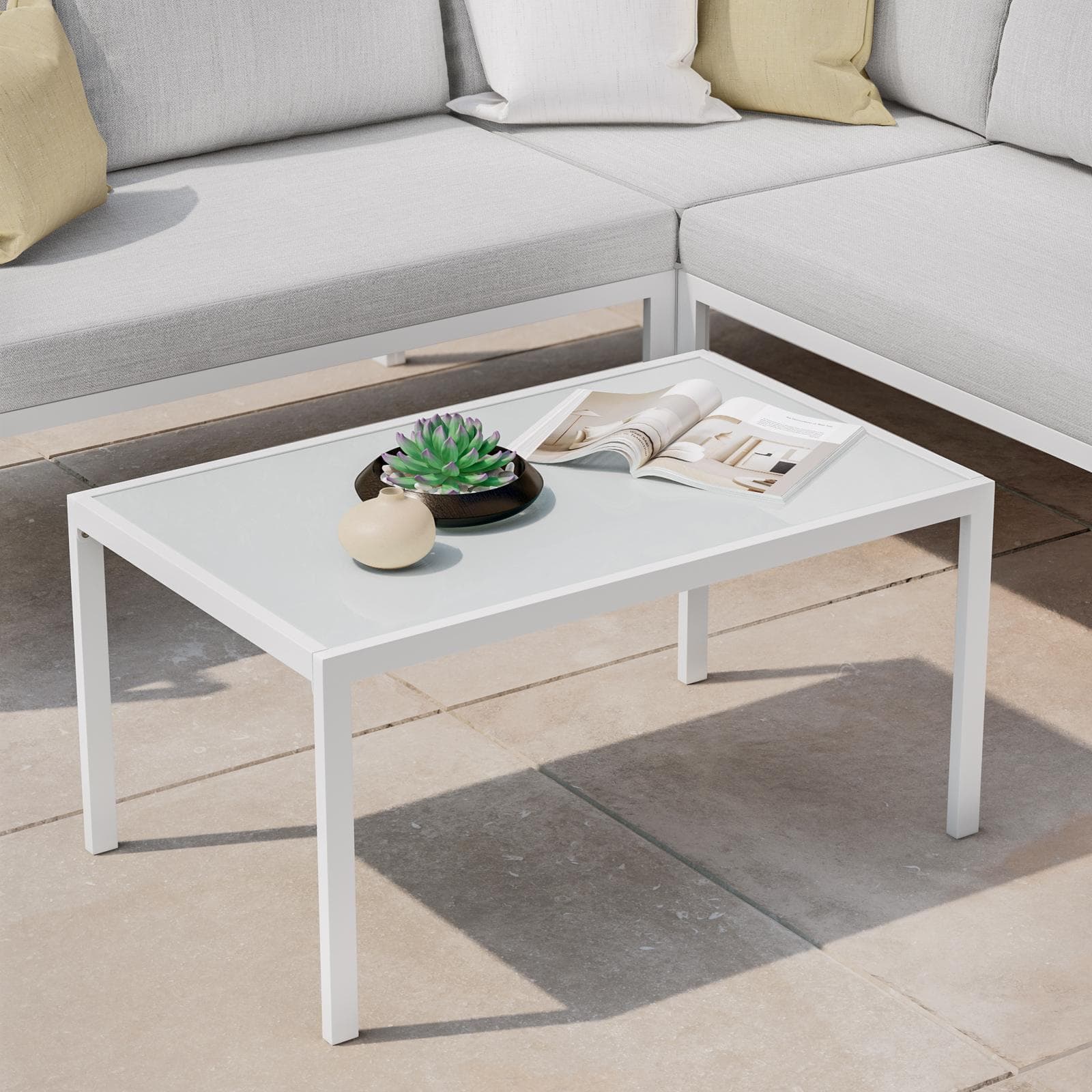 Set relax divano angolare e tavolino in metallo bianco con cuscini grigio chiaro - Tirrena