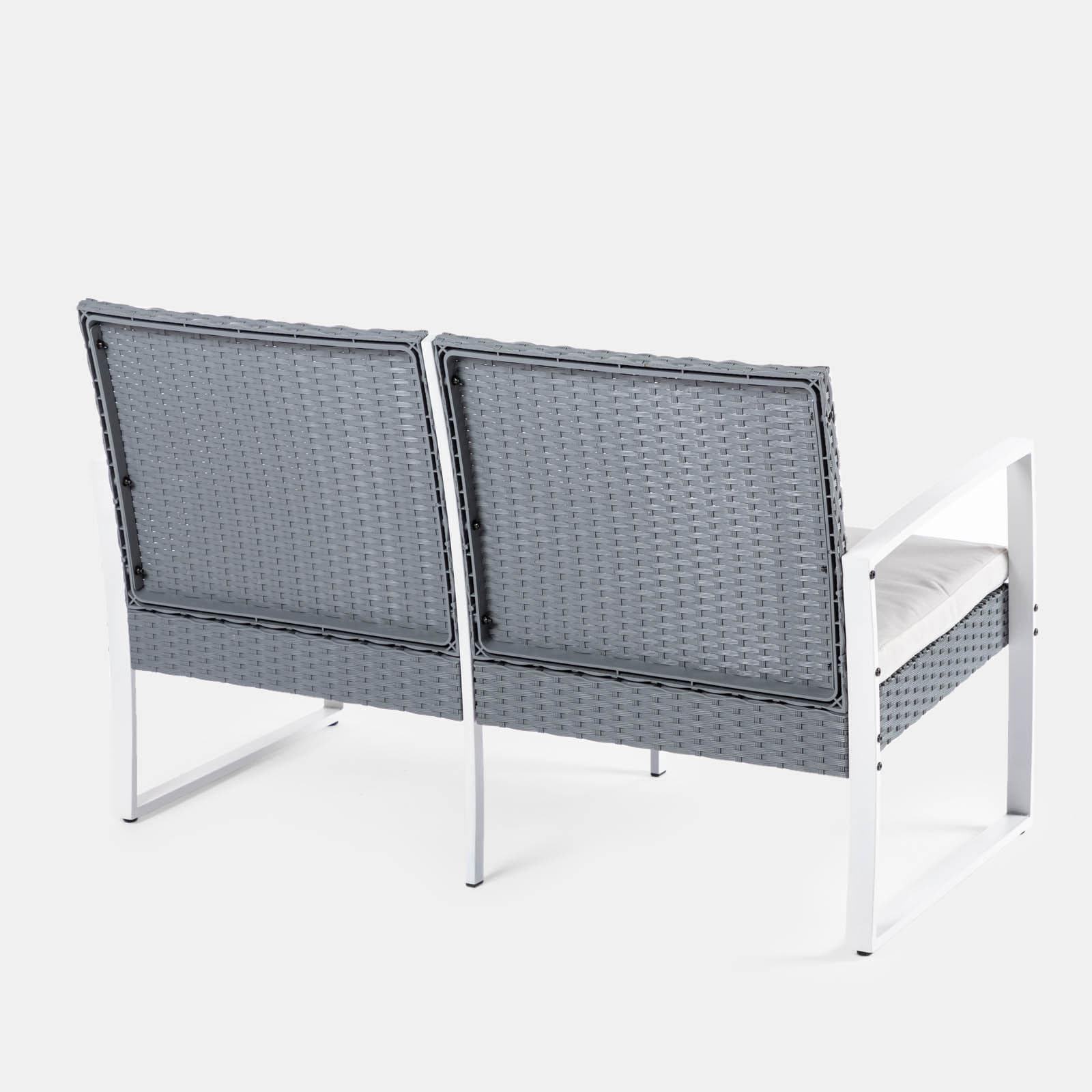 Set relax divano 2 poltrone e tavolino in polyrattan grigio e acciaio bianco – Jerez