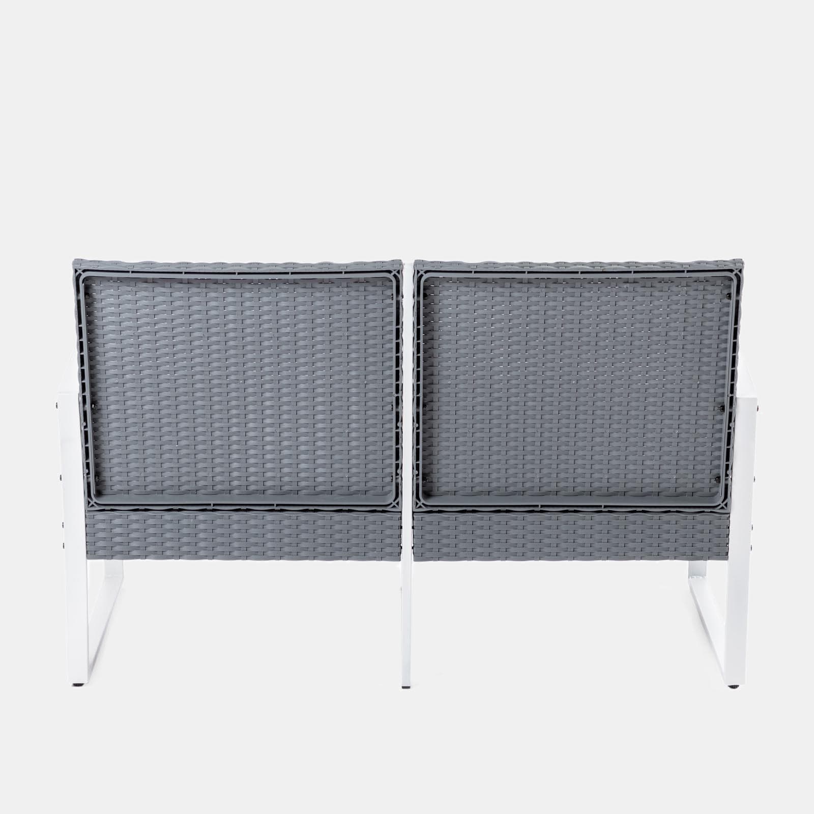 Set relax divano 2 poltrone e tavolino in polyrattan grigio e acciaio bianco – Jerez