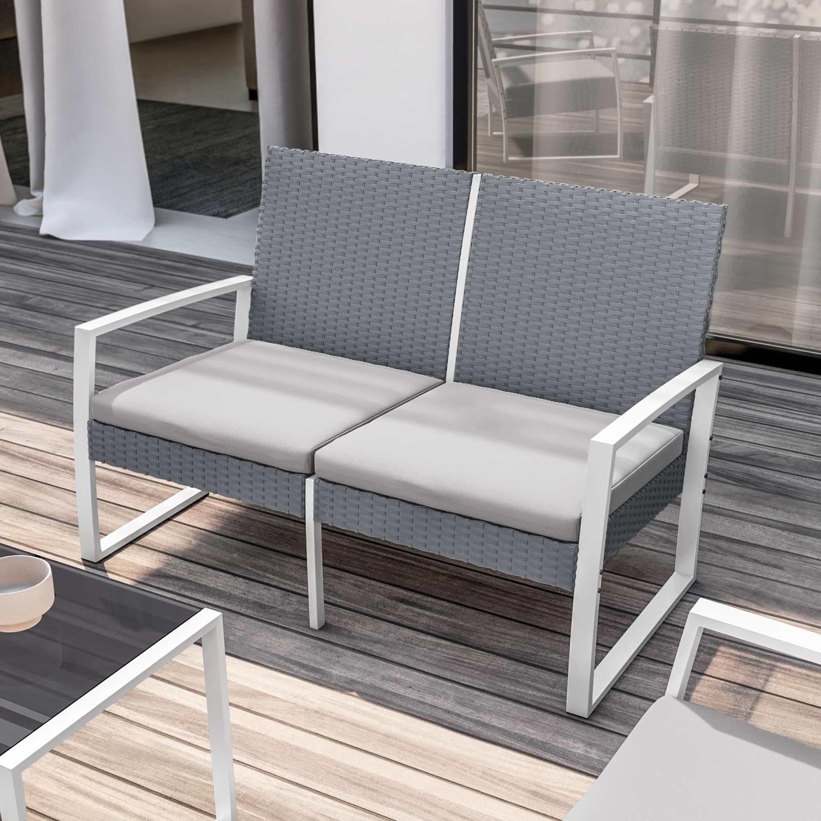 Set relax divano 2 poltrone e tavolino in polyrattan grigio e acciaio bianco – Jerez