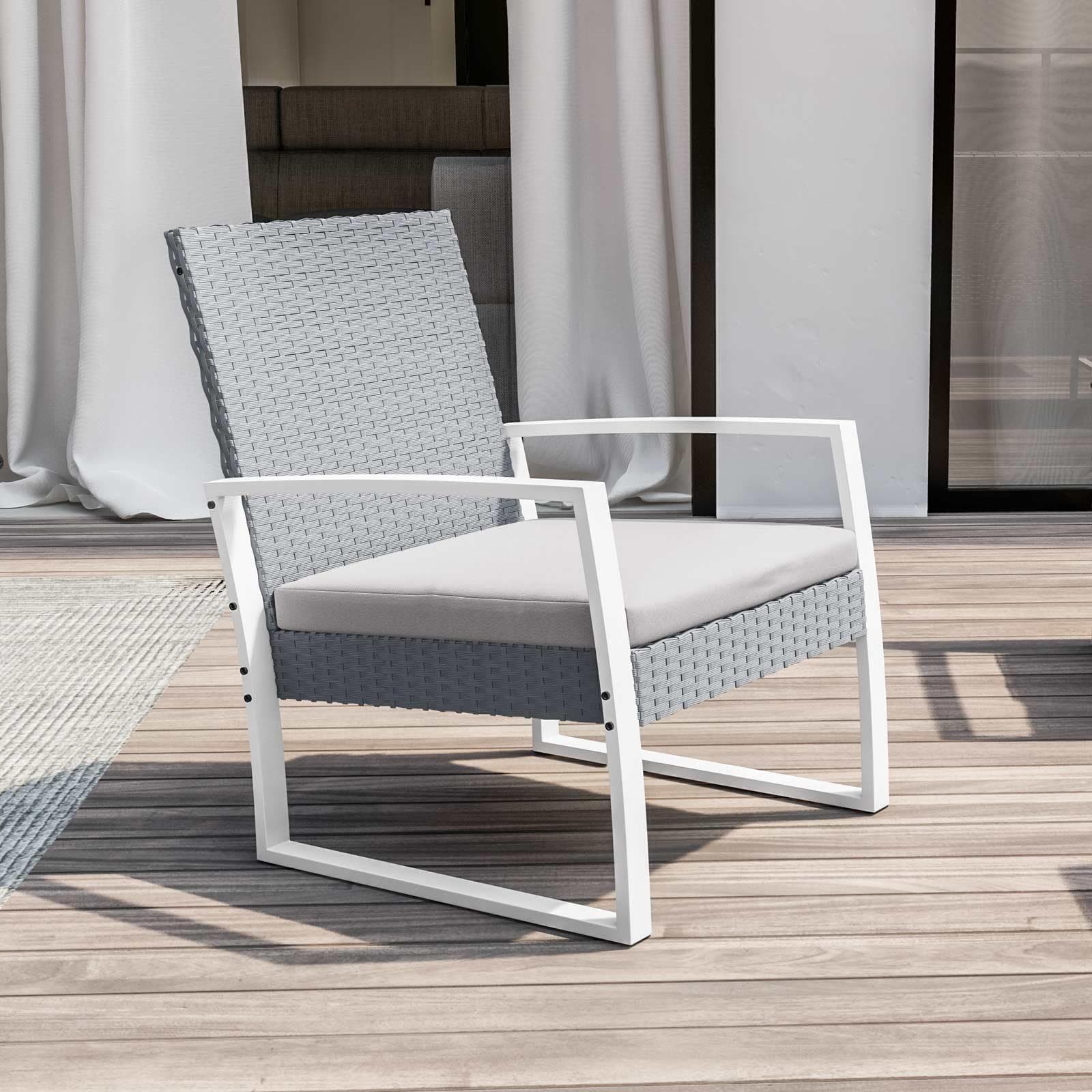 Set relax divano 2 poltrone e tavolino in polyrattan grigio e acciaio bianco – Jerez