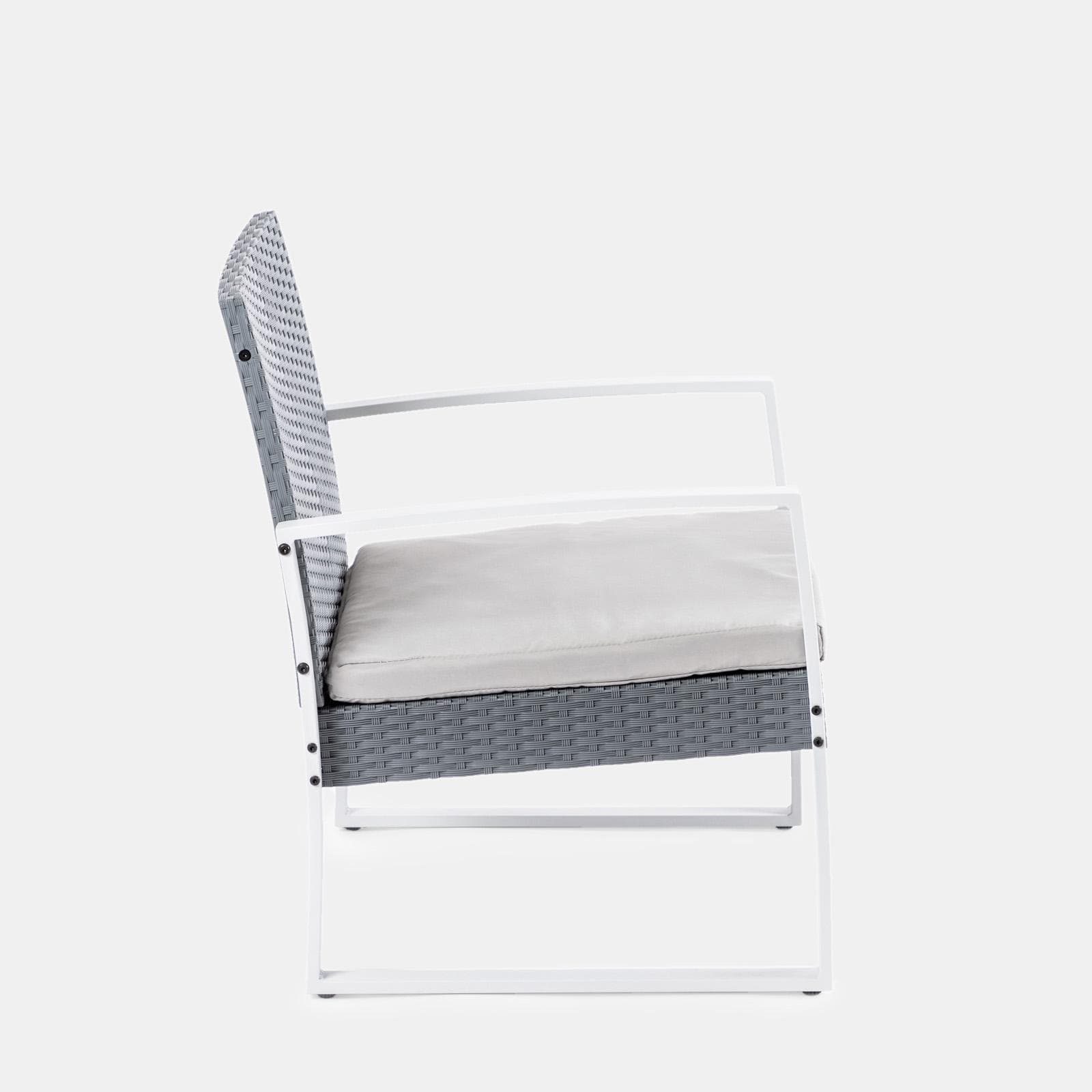 Set relax divano 2 poltrone e tavolino in polyrattan grigio e acciaio bianco – Jerez