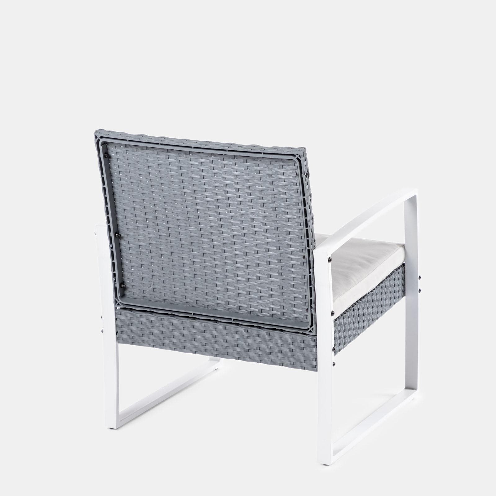 Set relax divano 2 poltrone e tavolino in polyrattan grigio e acciaio bianco – Jerez