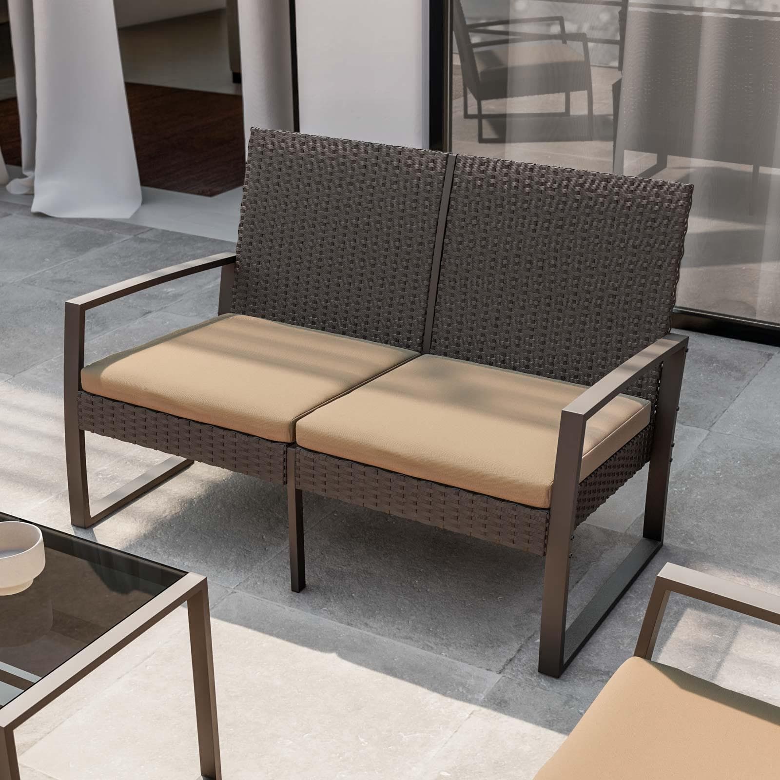 Set relax divano 2 poltrone e tavolino in polyrattan e acciaio marrone – Jerez