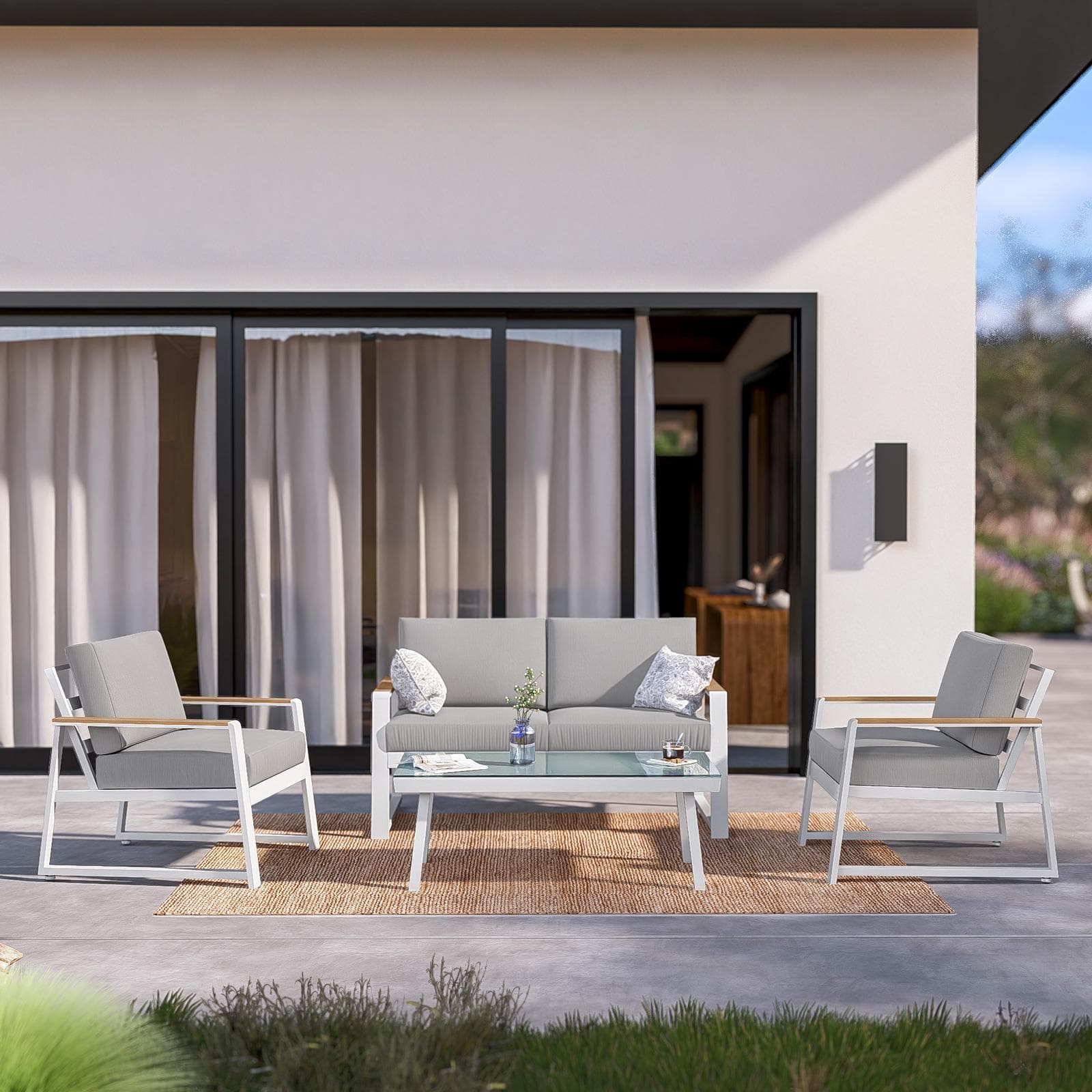 Set relax divano 2 poltrone e tavolino con top in vetro in alluminio bianco con cuscini - Sombrero