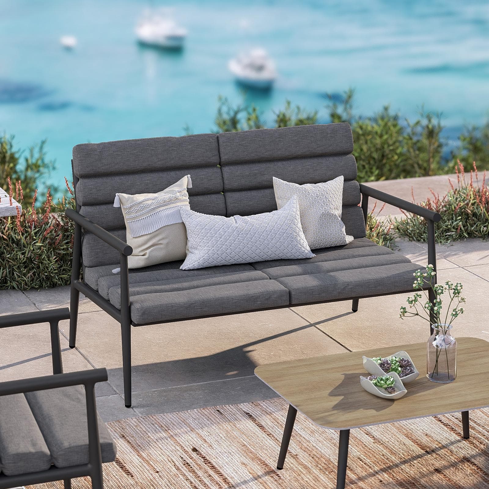 Set relax divano due poltrone e tavolino in alluminio grigio opaco con cuscini - Elyzor