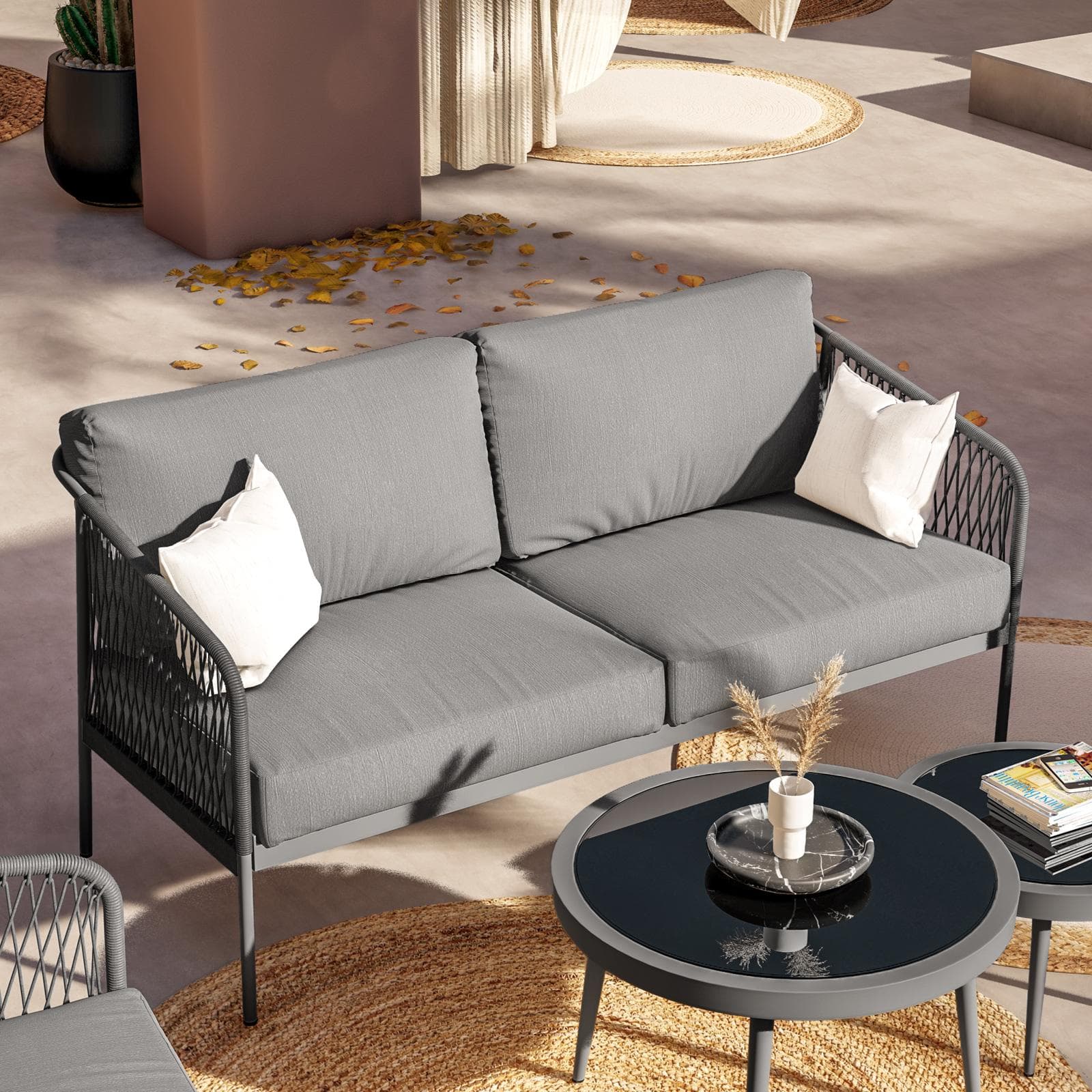 Set relax in alluminio antracite con cuscini grigi e due tavolini - Orosei