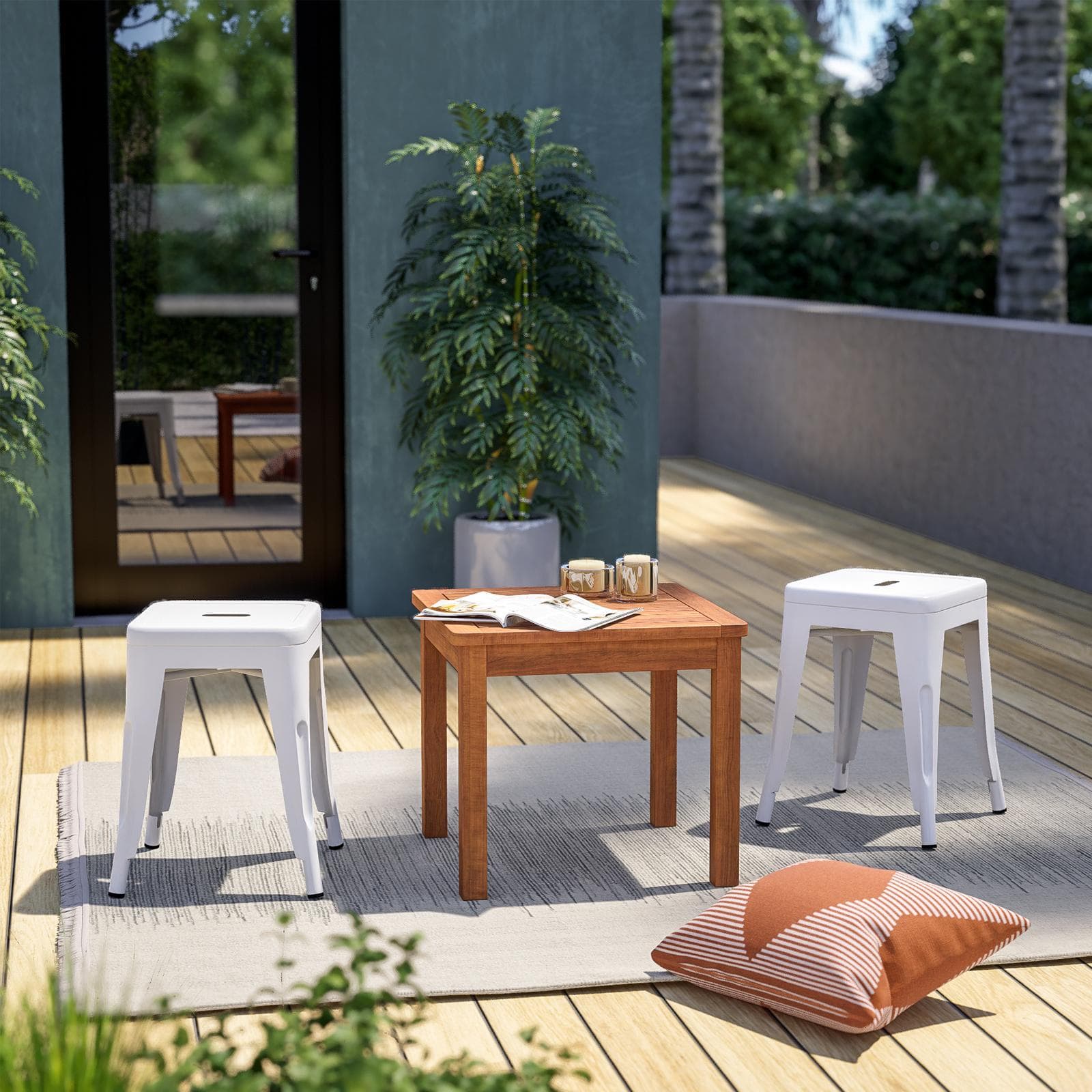 Sgabello basso da giardino in metallo bianco - Farley