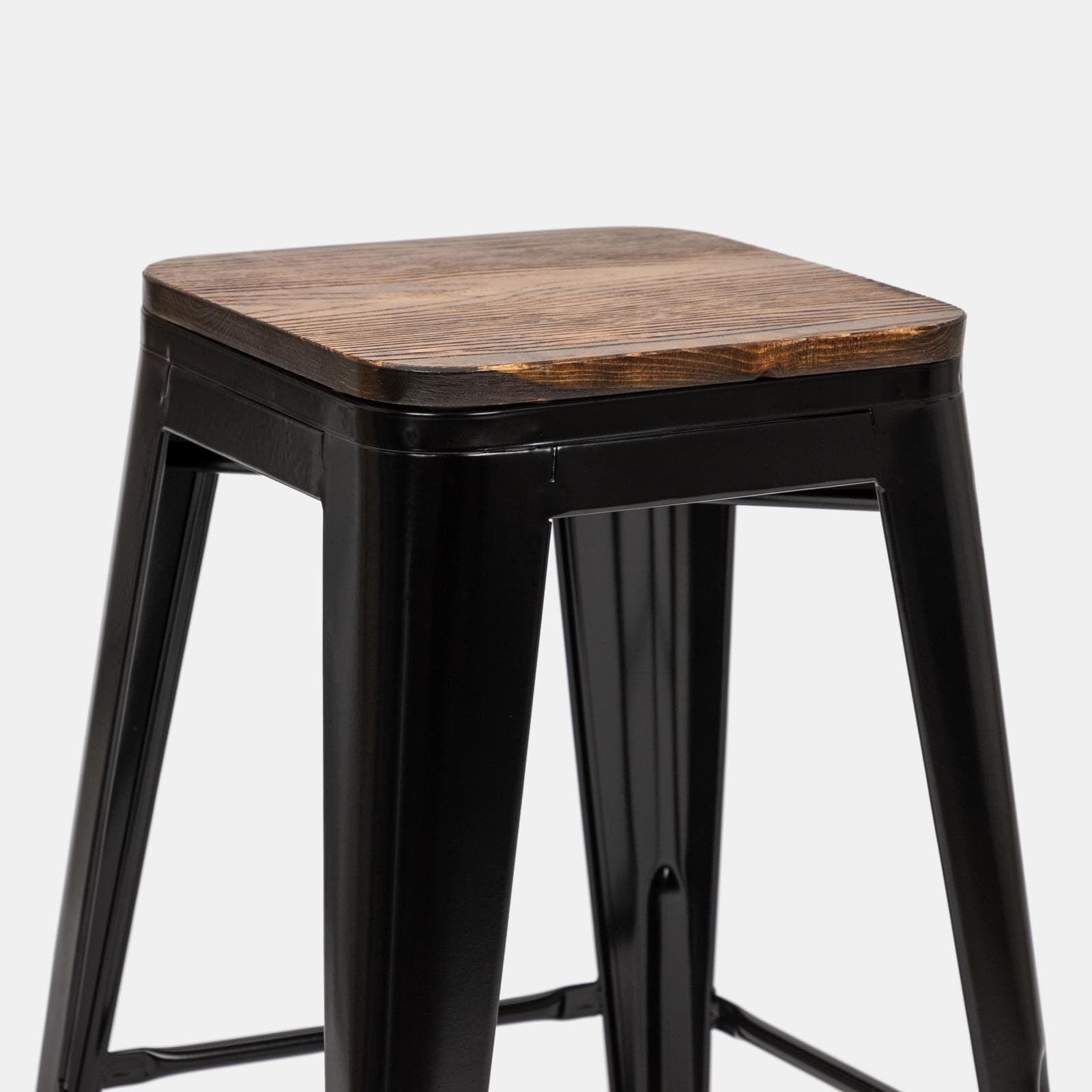 Sgabello da giardino impilabile stile industrial in metallo nero con seduta in legno - Farley