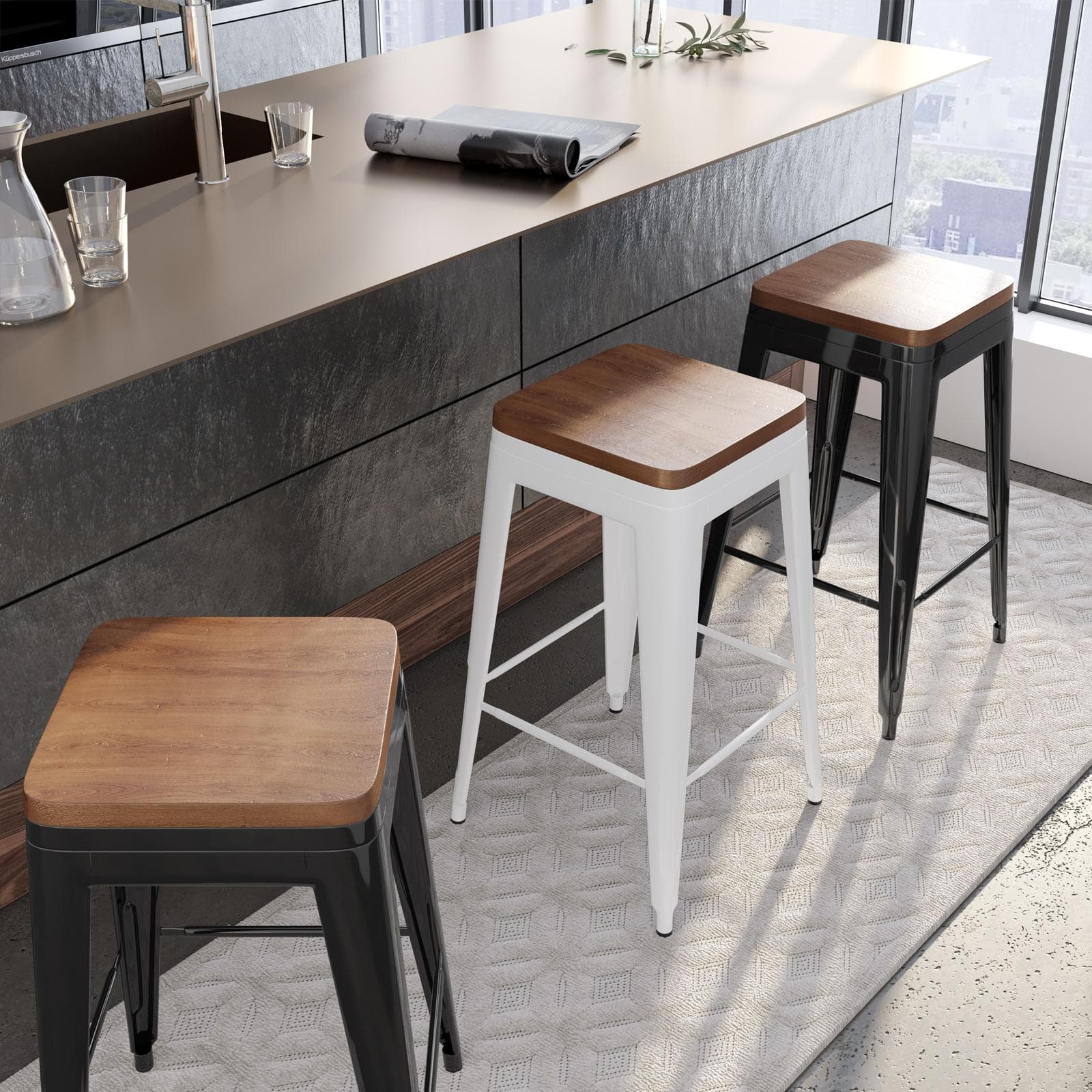 Sgabello impilabile stile industrial in metallo nero e seduta legno - Farley