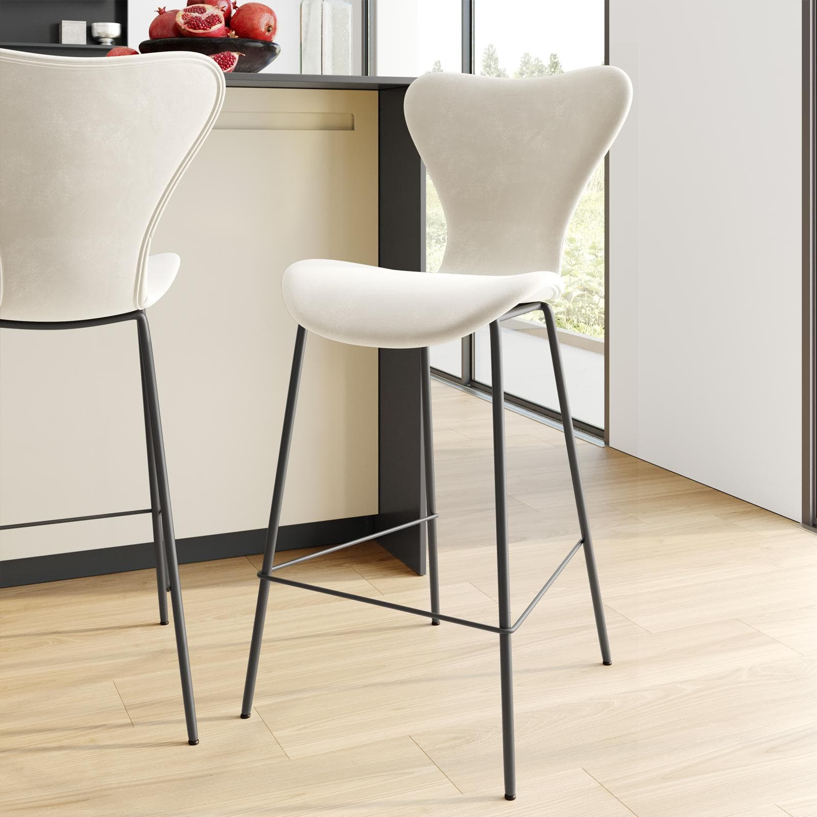 Sgabello in velluto crema con gambe in metallo nero - Dolly