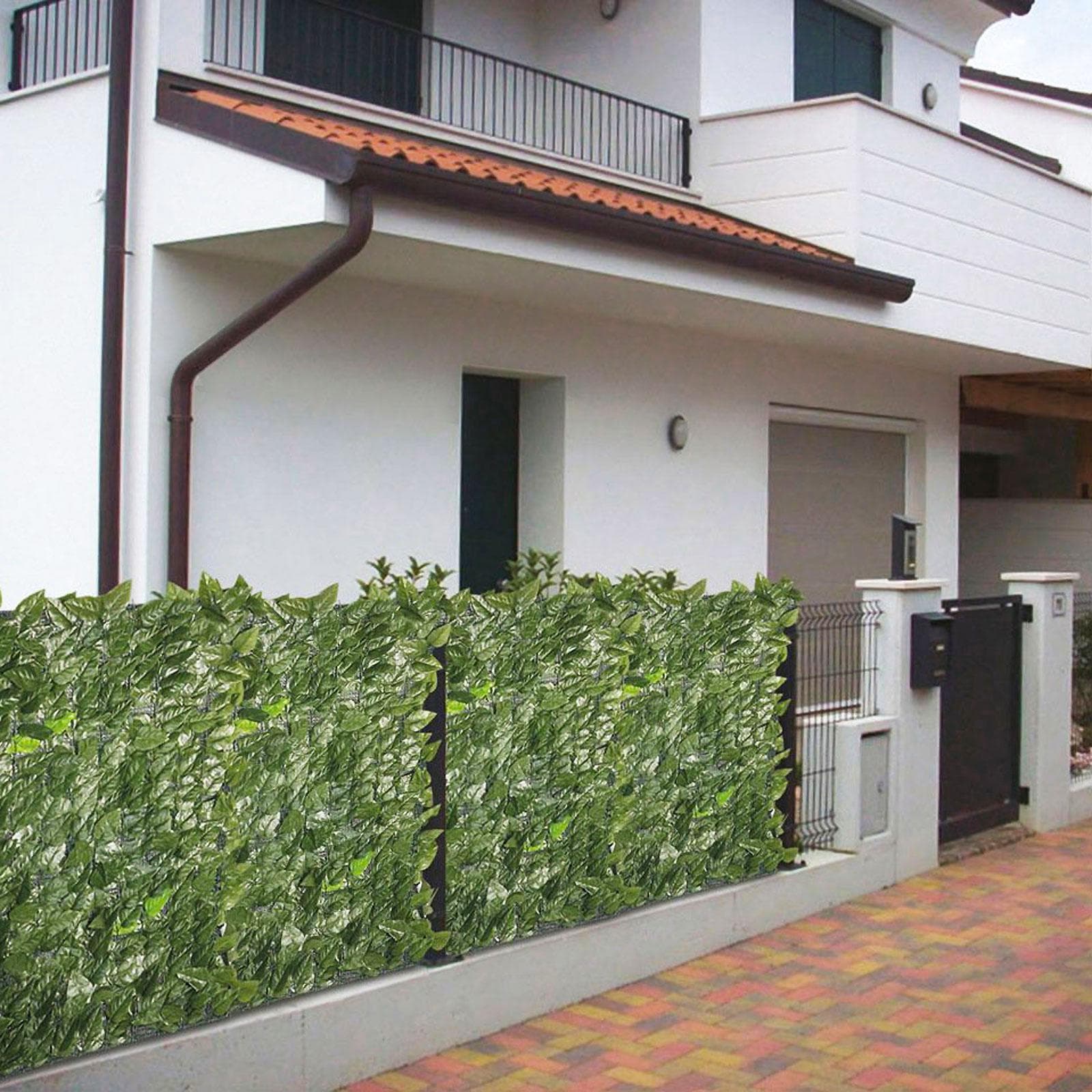Siepe sintetica verde con foglie di lauro 150 x 300 cm per la privacy sul balcone o per il cancello