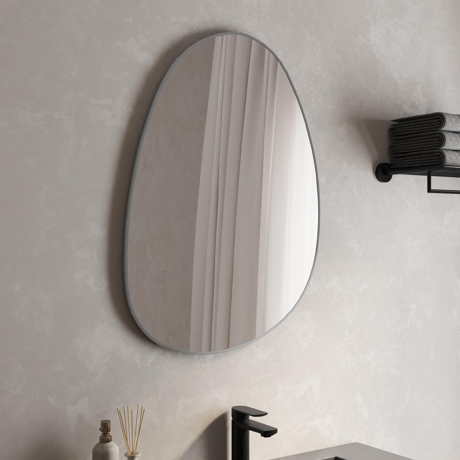 Specchio bagno irregolare 55x75h cm reversibile con cornice in alluminio argento - Stitch