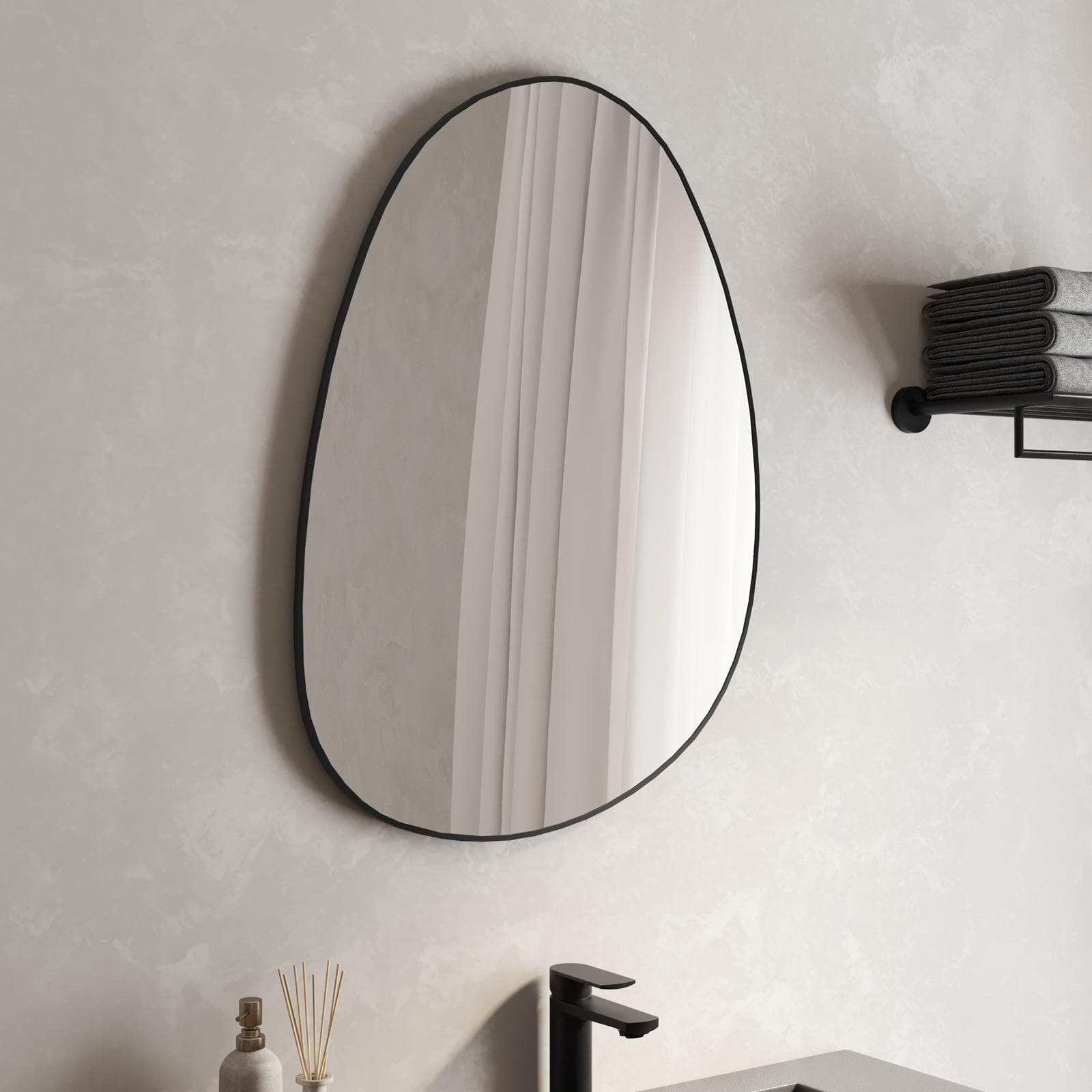 Specchio bagno irregolare 55x75h cm reversibile con cornice in alluminio nero - Stitch