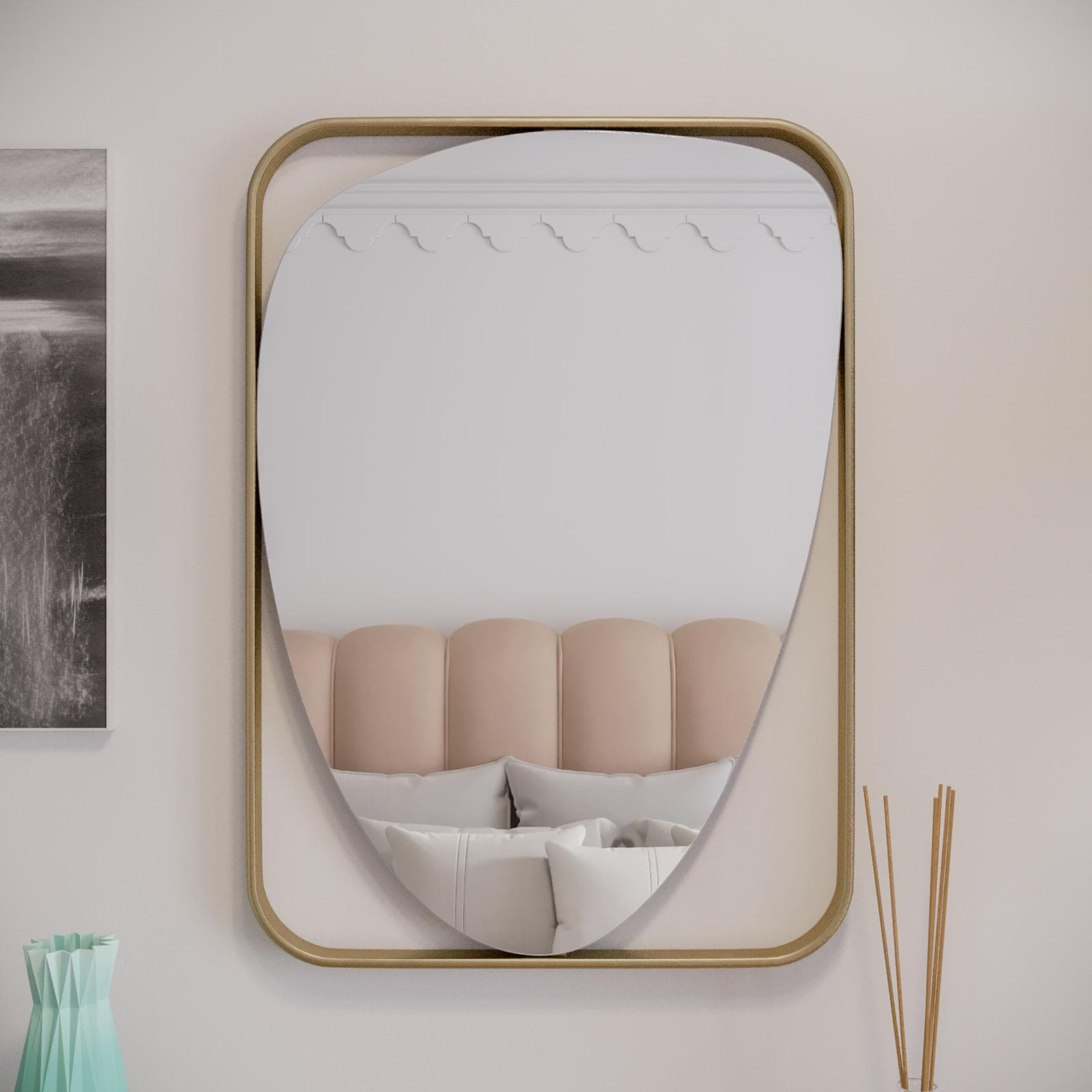 Specchio da parete 52x67 cm con cornice in metallo oro - Alistair