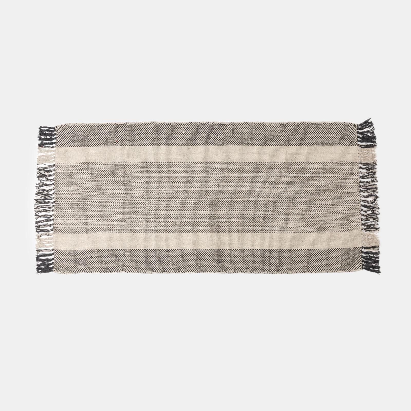 Tappeto 70x140 cm in cotone melange naturale e nero con frange