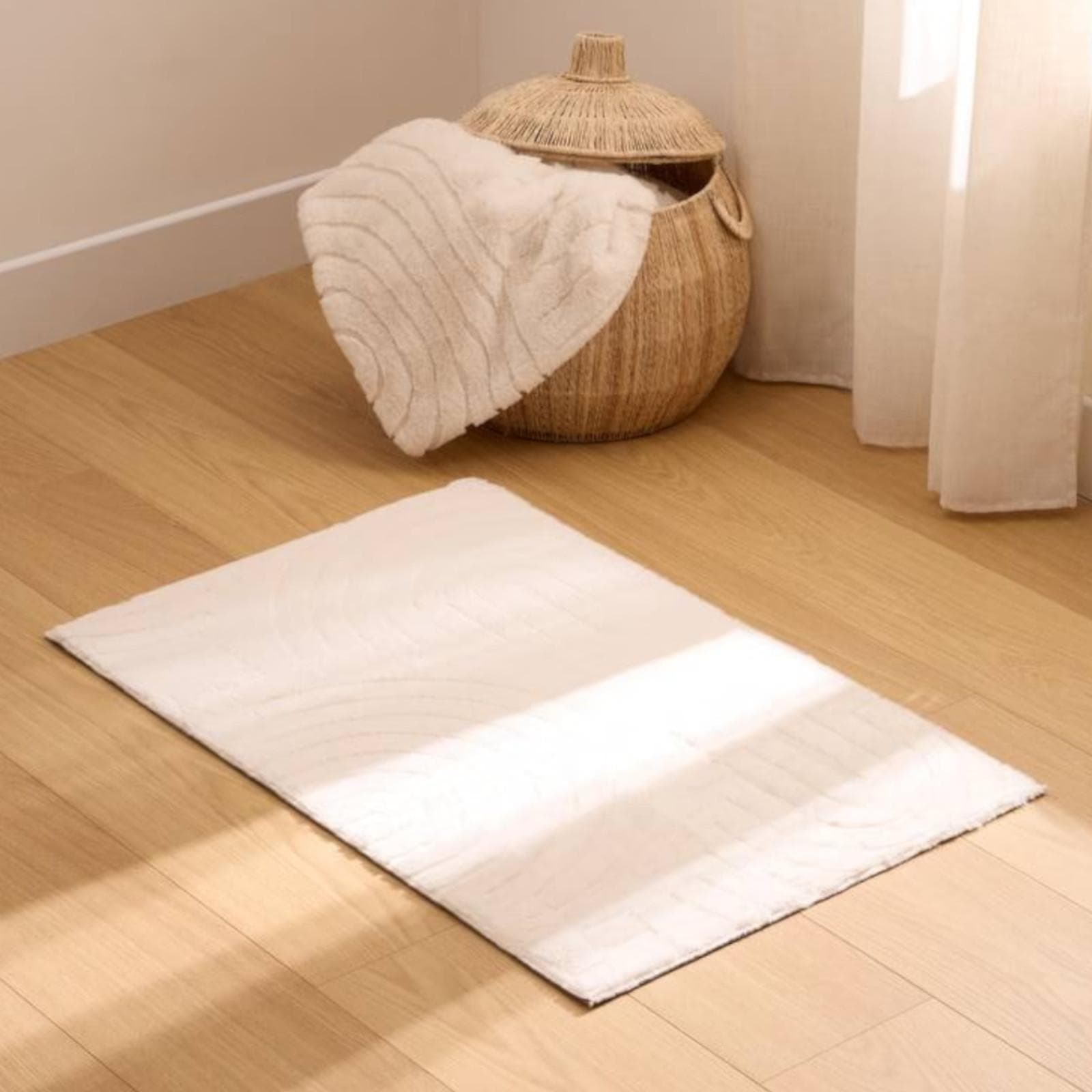 TAPPETO 90 X 60 CM PELLICCIA PANNA C/ MOTIVO IN RILIEVO