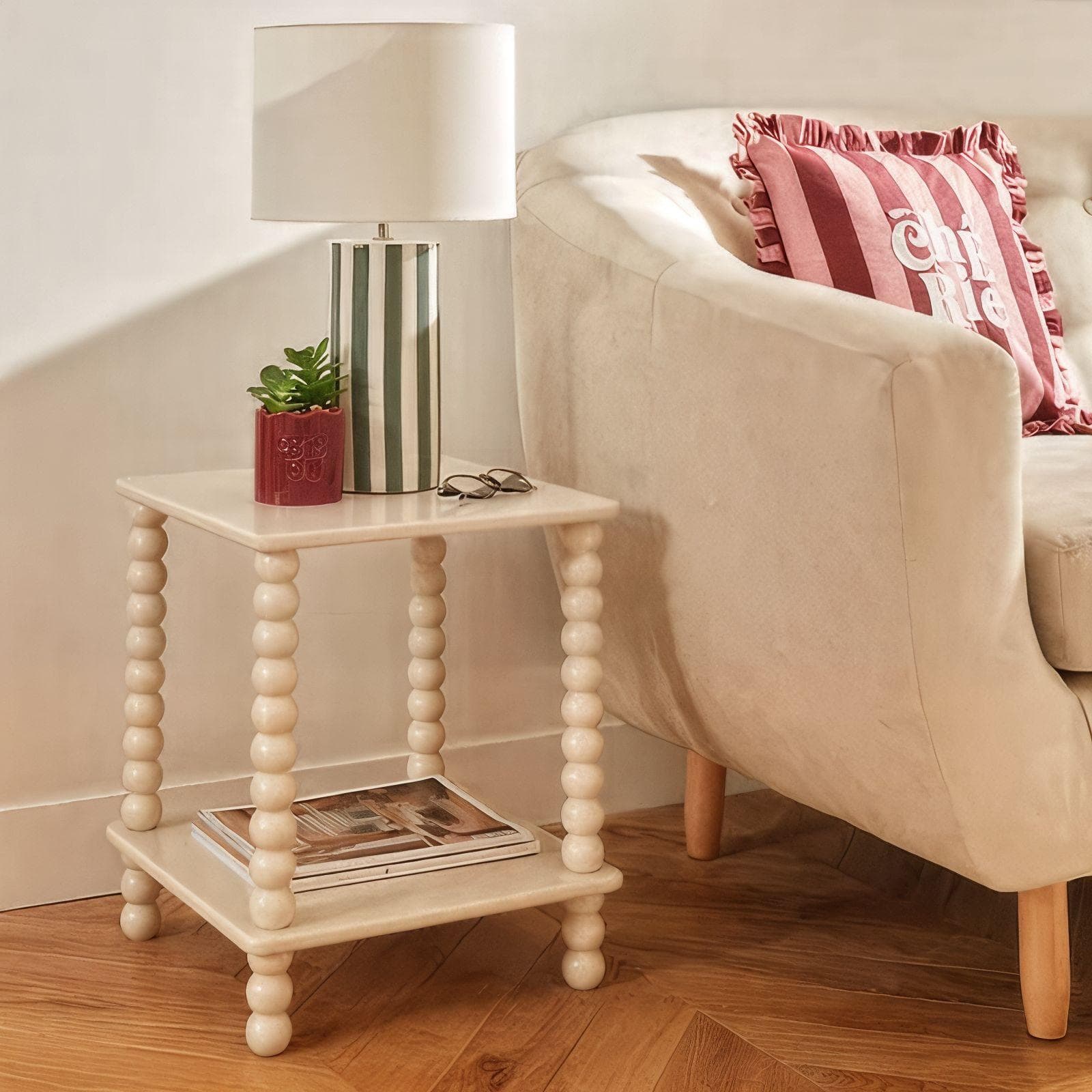 Tavolino 40x40 cm in legno crema con modanature - Minek