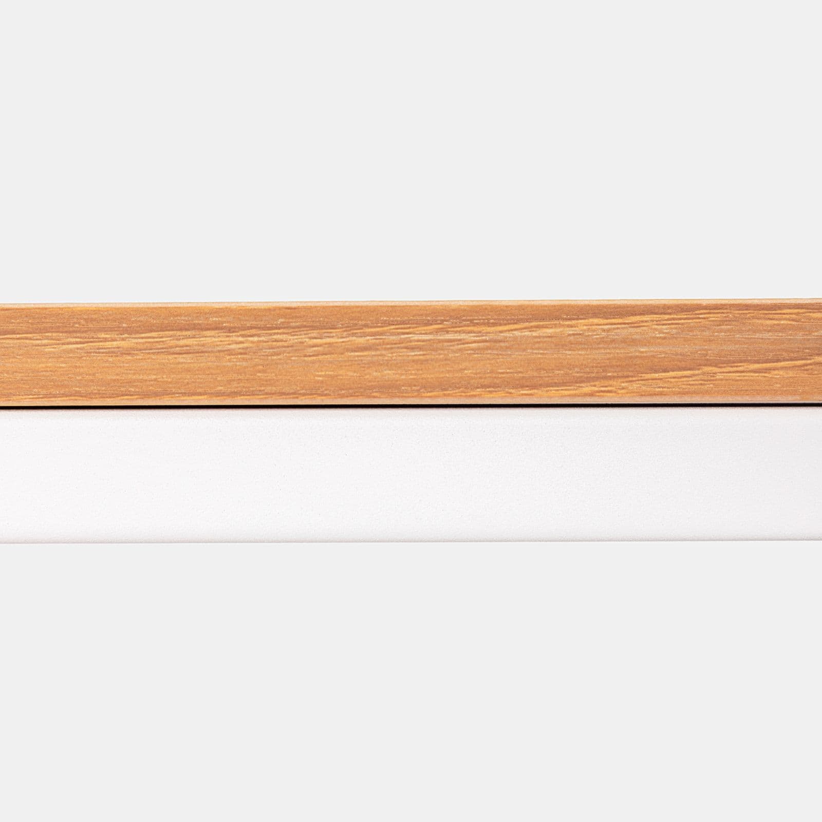 Tavolino 40x40 cm con ripiani effetto rovere e struttura in metallo bianco - Caio