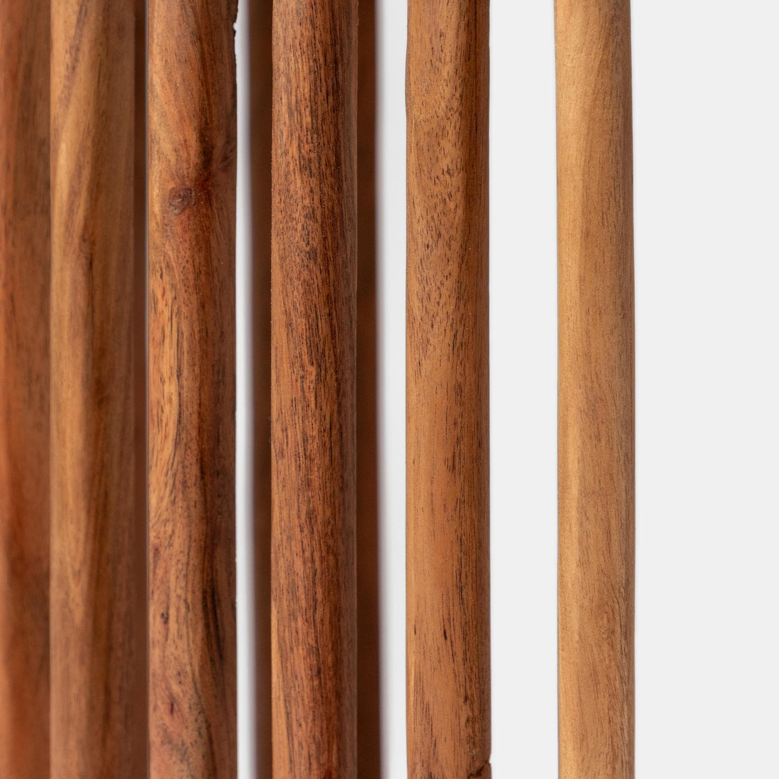Tavolino 45 cm in legno di acacia cannettato - Karan