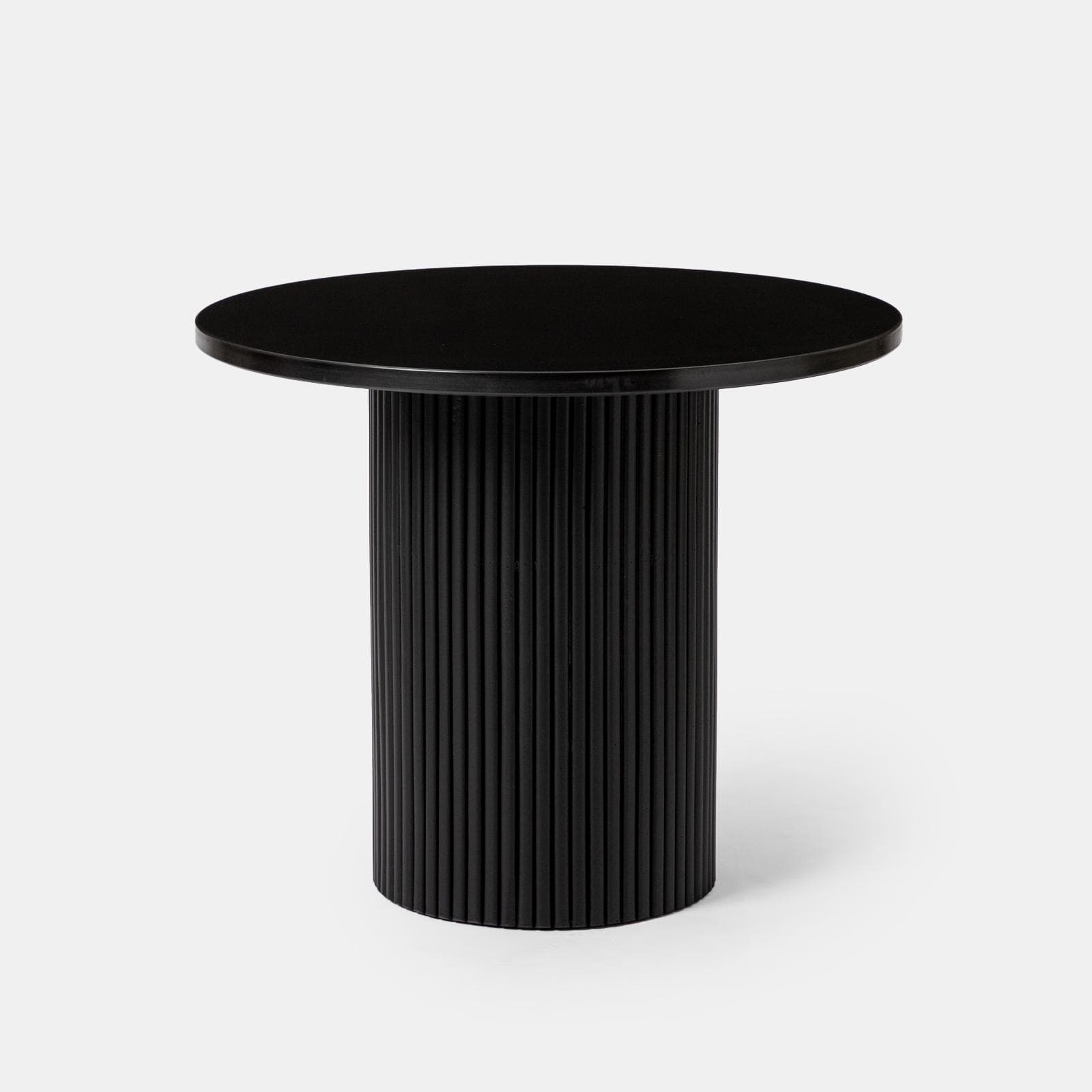 Tavolino rotondo 60 cm con top in marmo nero e base in legno nero cannettato - Felipe