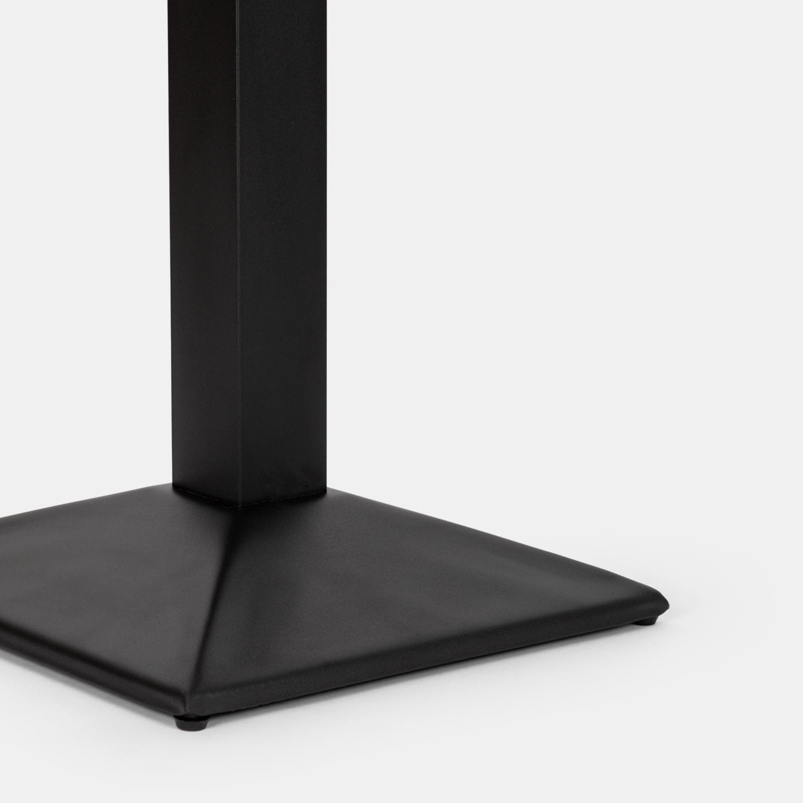 Tavolo da pranzo 60x60 cm con top effetto rovere e base in metallo nero - Caio