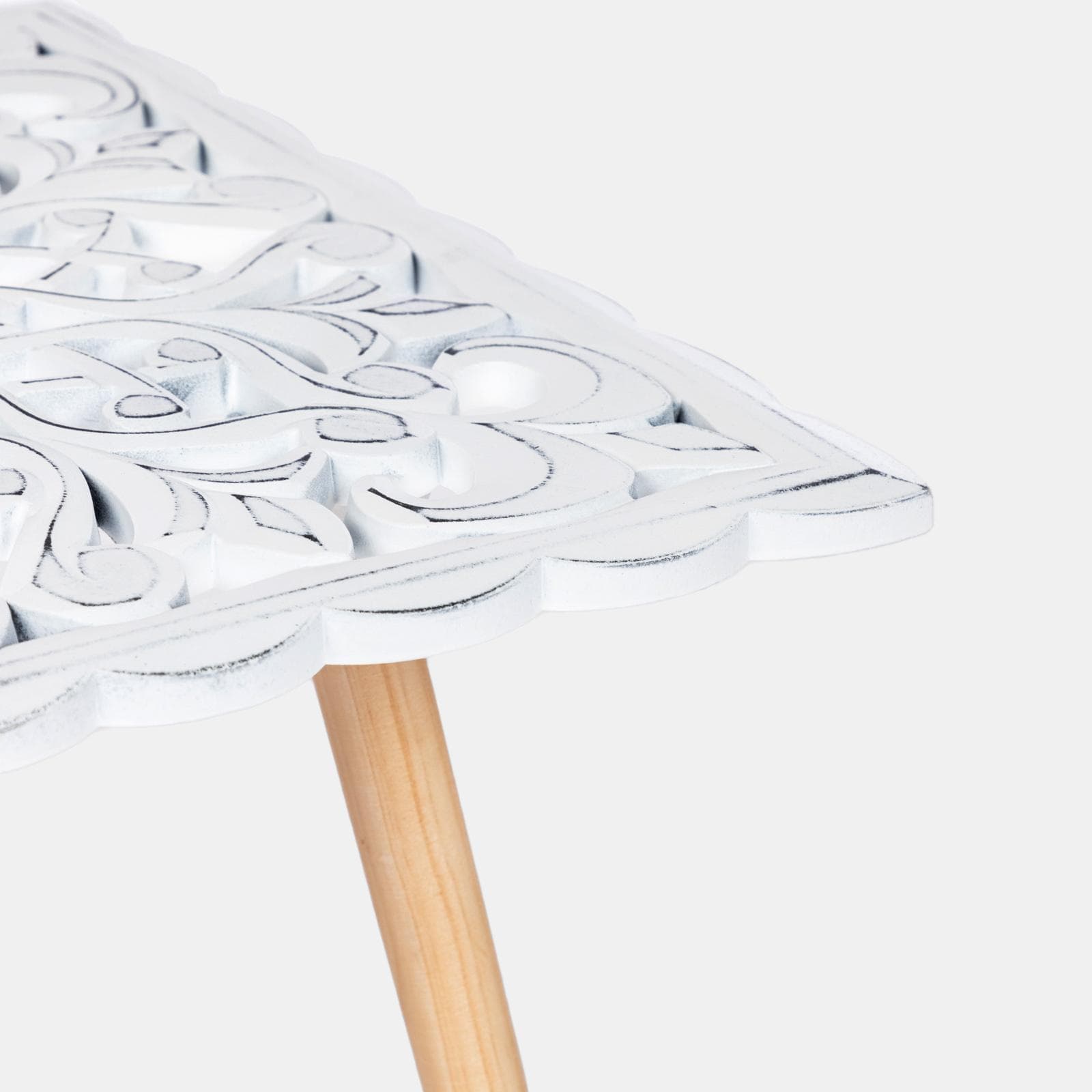 Tavolino 49x49 cm con gambe in legno di pino e top bianco - Vanny
