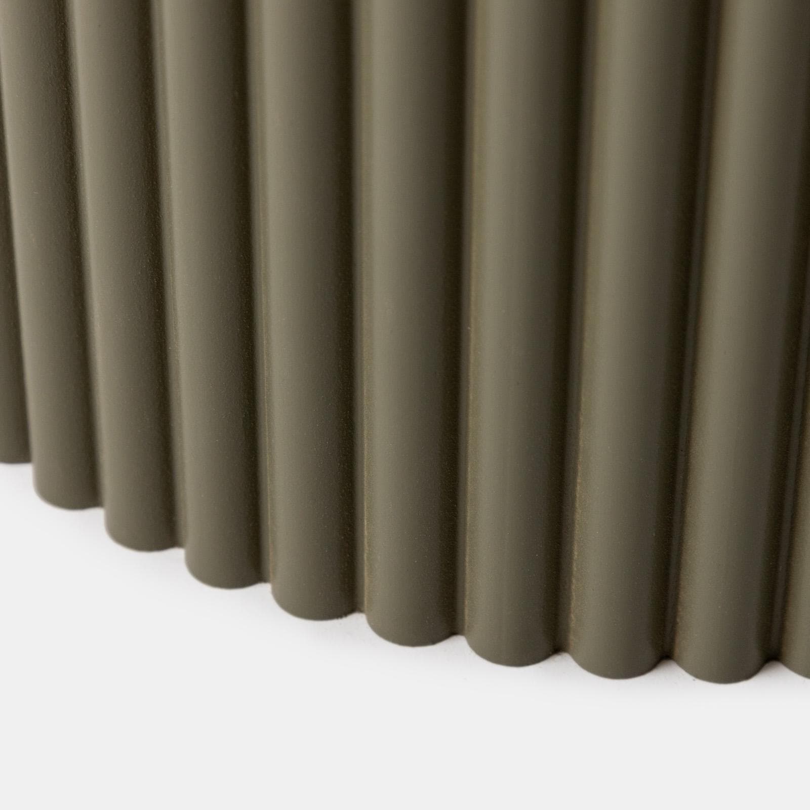 Tavolino rotondo 40 cm in legno cannettato verde oliva - Doncaster