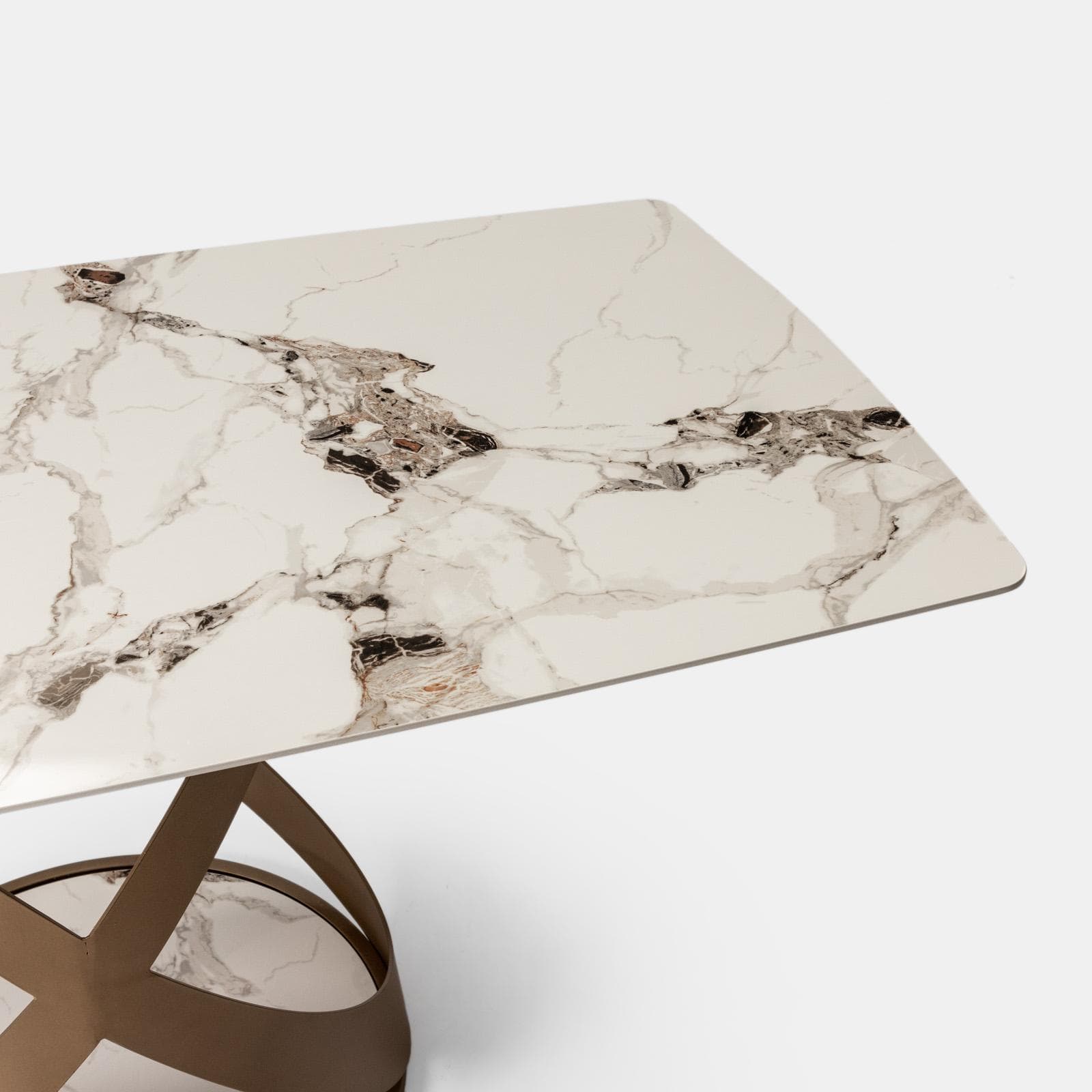 Tavolo 160x90 cm con piano effetto marmo perlato e gambe rame opaco - Remarq