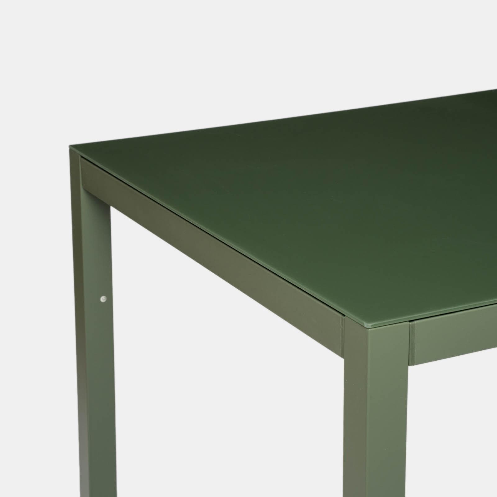 Tavolo da giardino 150x90 cm con top in vetro temperato e acciaio verde oliva - Tamika