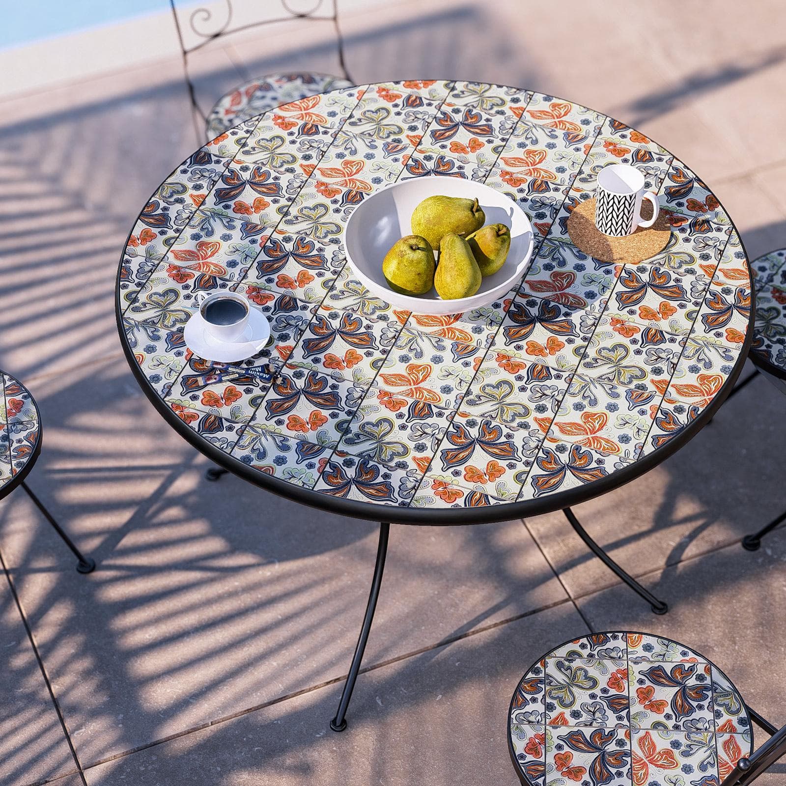 Tavolo da giardino rotondo 110 cm in metallo nero con mosaico floreale in ceramica - Otranto