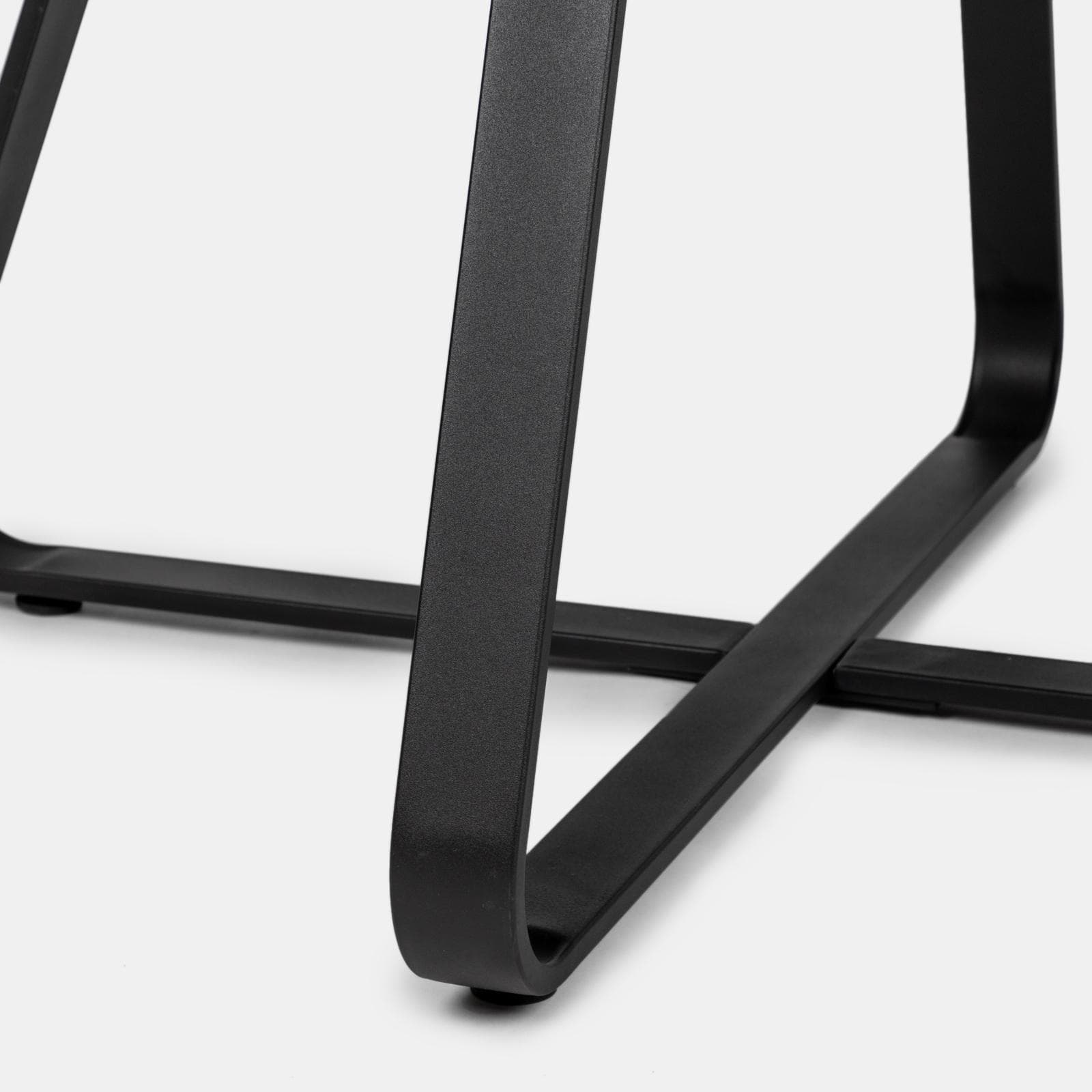 Tavolo da pranzo rotondo 120 cm in legno nero opaco - Roland