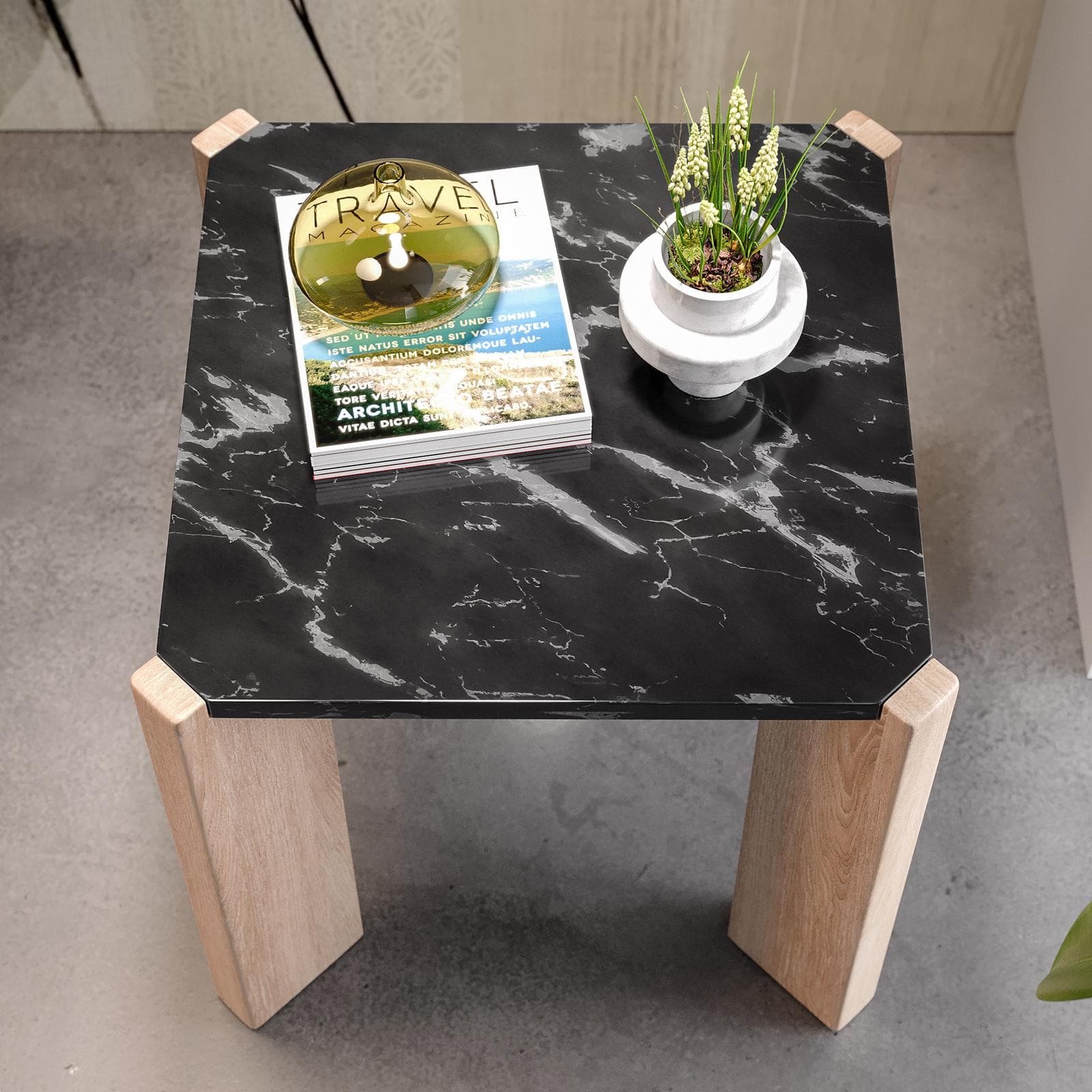 Tavolino 45x45 cm con top in marmo nero e gambe in legno - Yeats