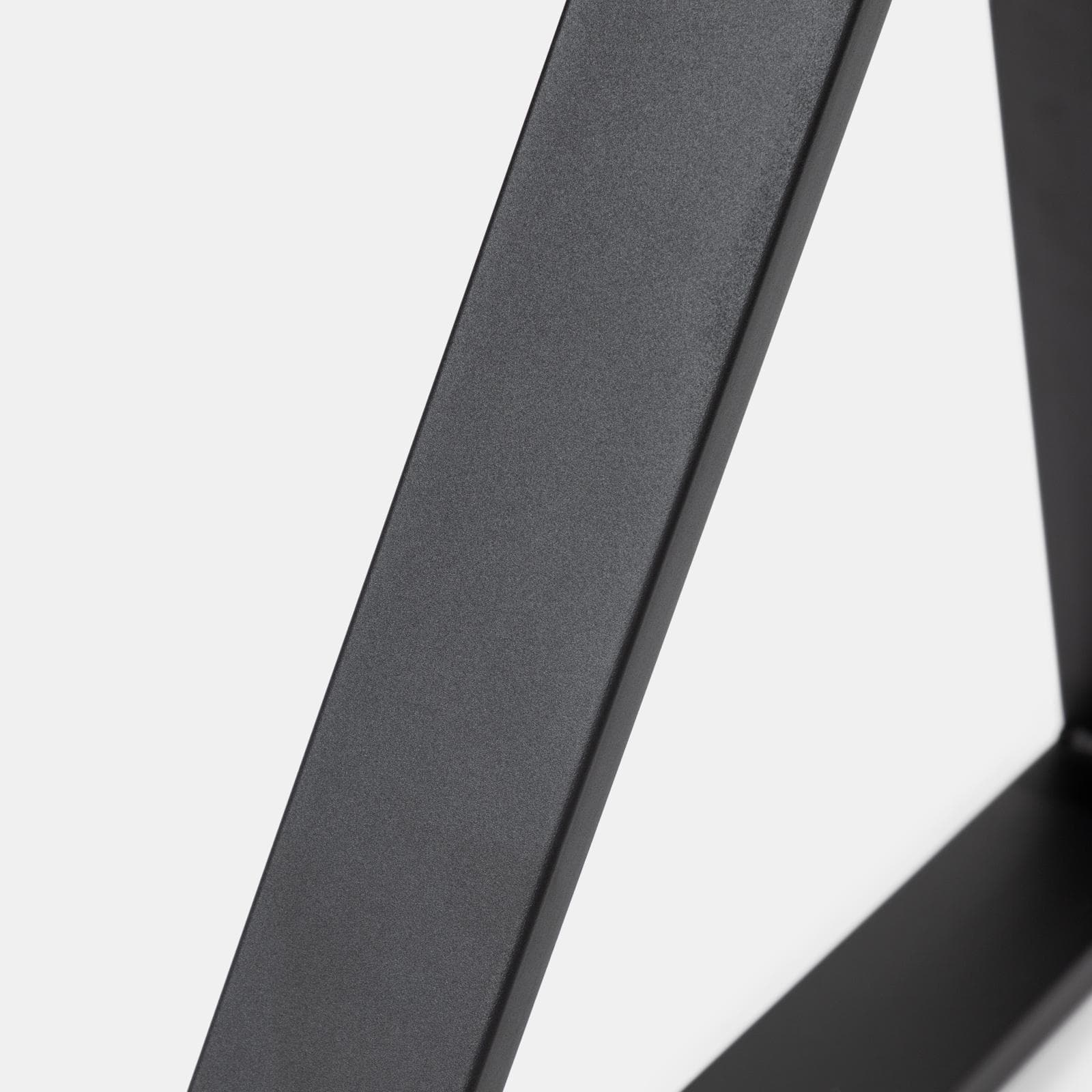 Scrivania 150x90 cm piano vetro temperato 10 mm e base in acciaio nero - Masao